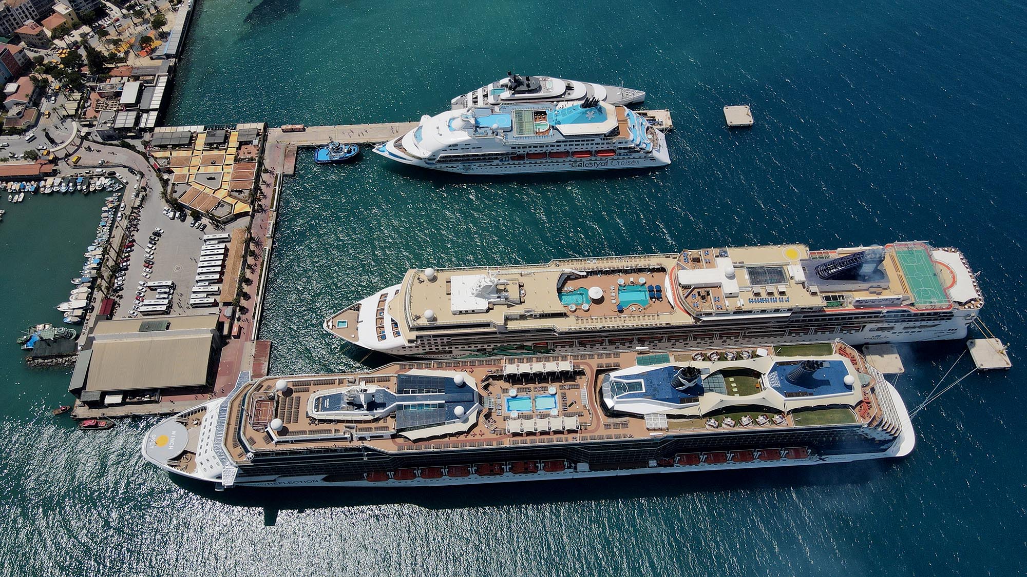 Kuşadası, kruvaziyer turizminde pandemi döneminde yaşanan durgunluğunu geride bırakıp, yeniden