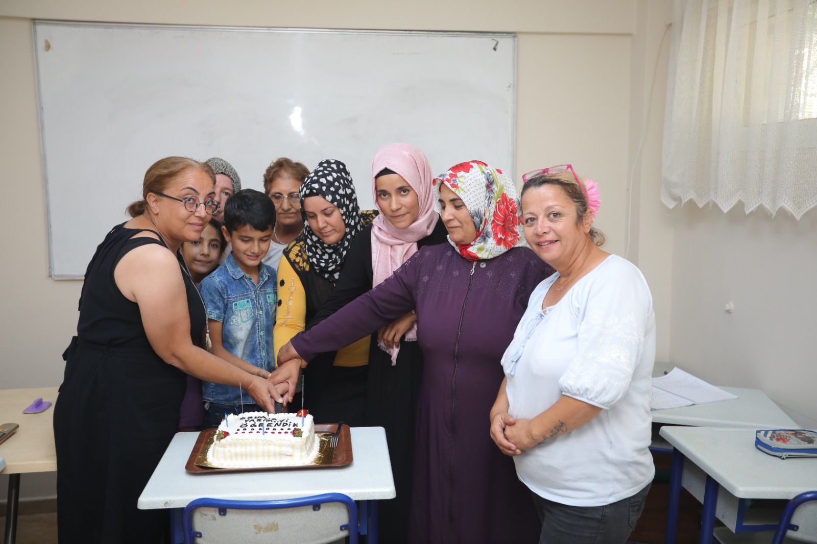 Belediyenin kursuyla 78 yaşında okuma-yazma öğrendi Bayraklı’nın farklı bölgelerinde hizmet