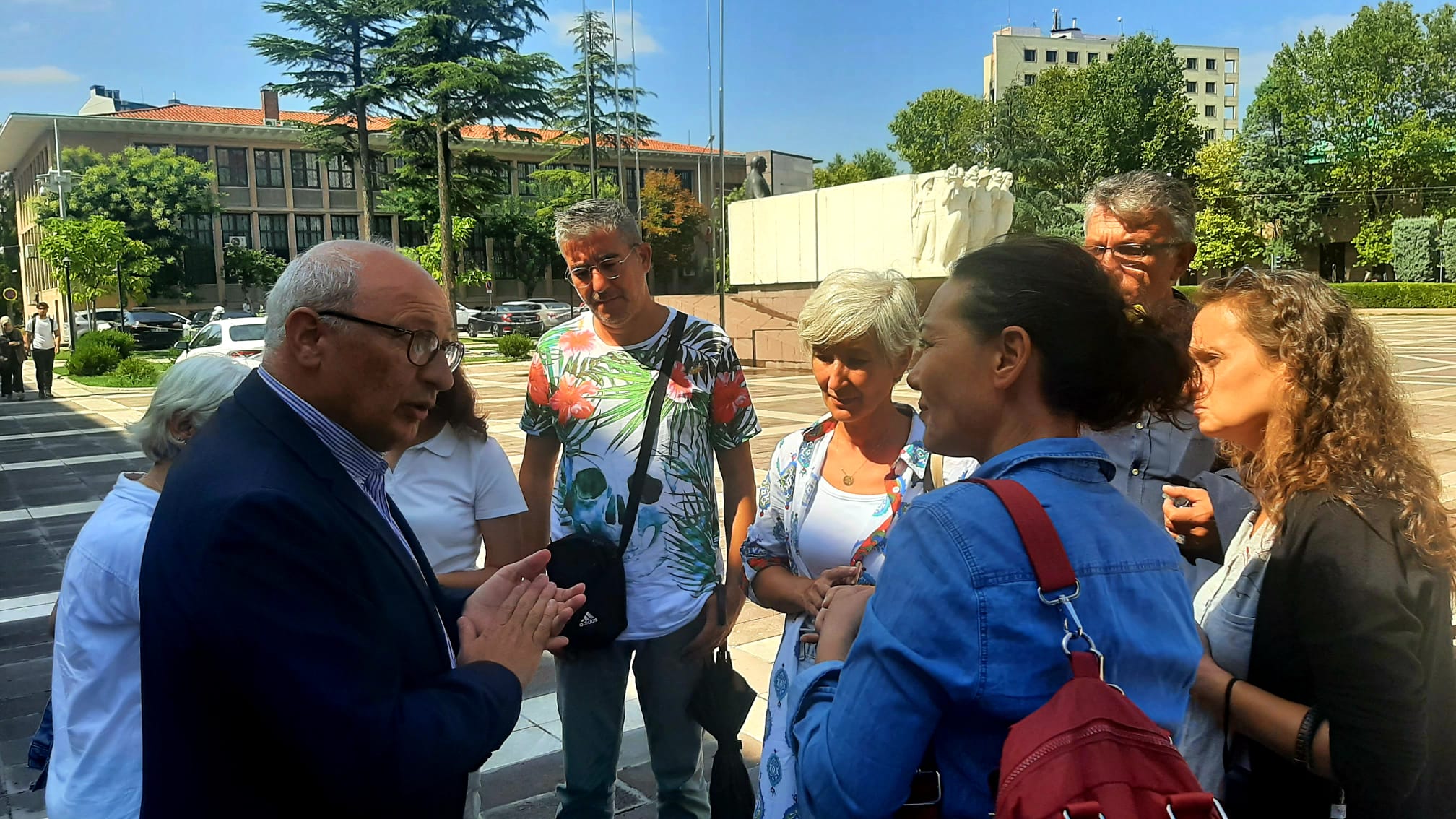 Ön kayıt aldılar, aylarca bilgi vermediler, sonra da ‘okulu kapatıyoruz’