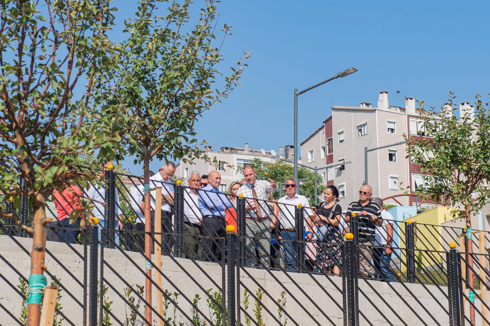İzmir Büyükşehir Belediyesi Buca’nın simgesi Yedigöller’i yepyeni bir görünüme kavuşturdu.