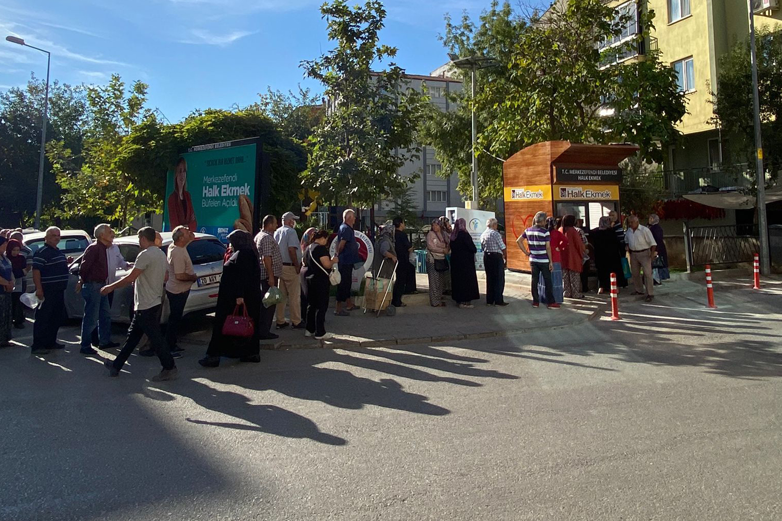 Merkezefendi Belediyesi, vatandaşların yoğun olarak alışveriş yaptığı ‘Merkezefendi Halk Ekmek’