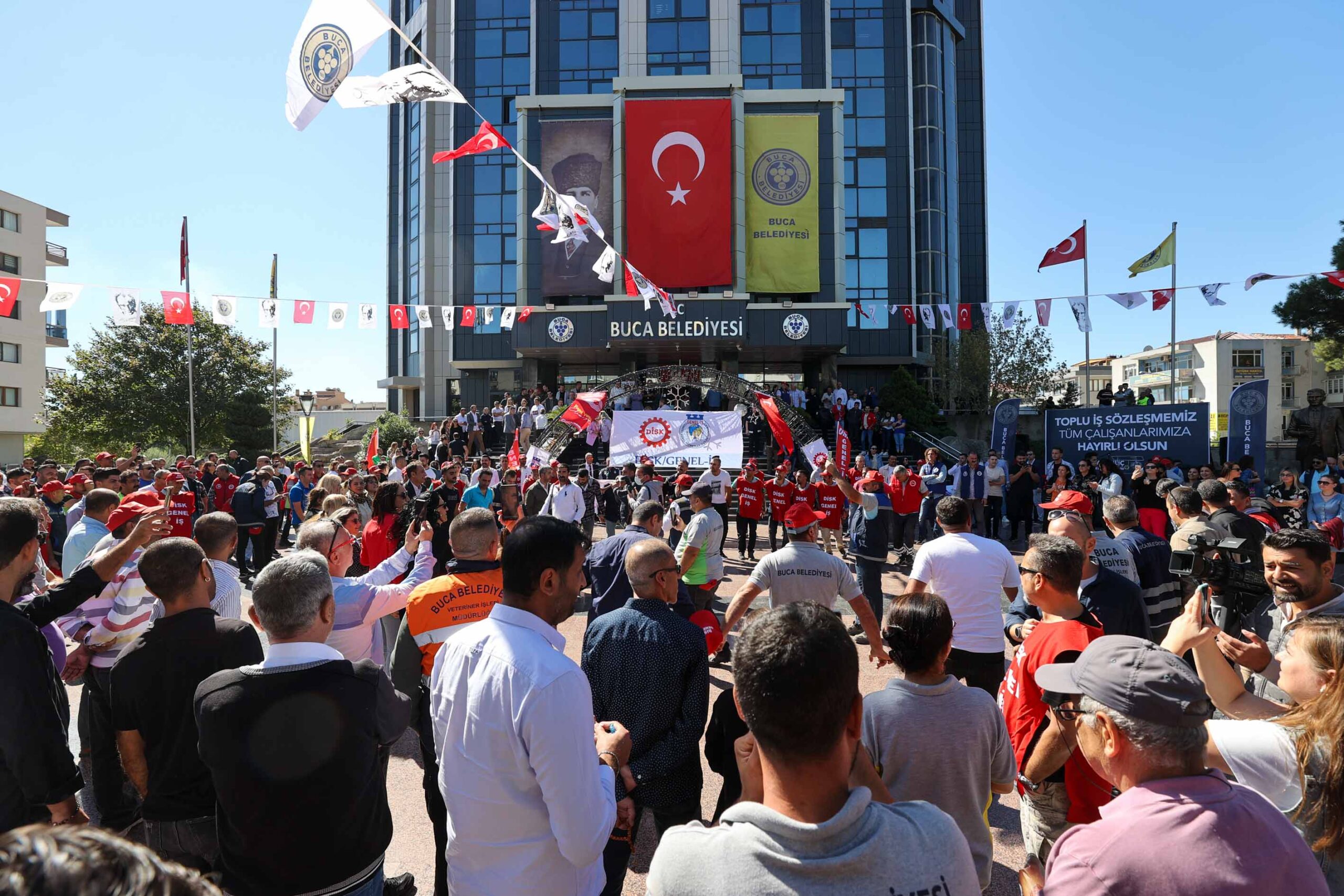 Buca’da asgari ücret 11 bin 500 TL oldu Buca Belediyesi’nde bin 525 personeli ilgilendiren toplu iş sözleşmesi süreci