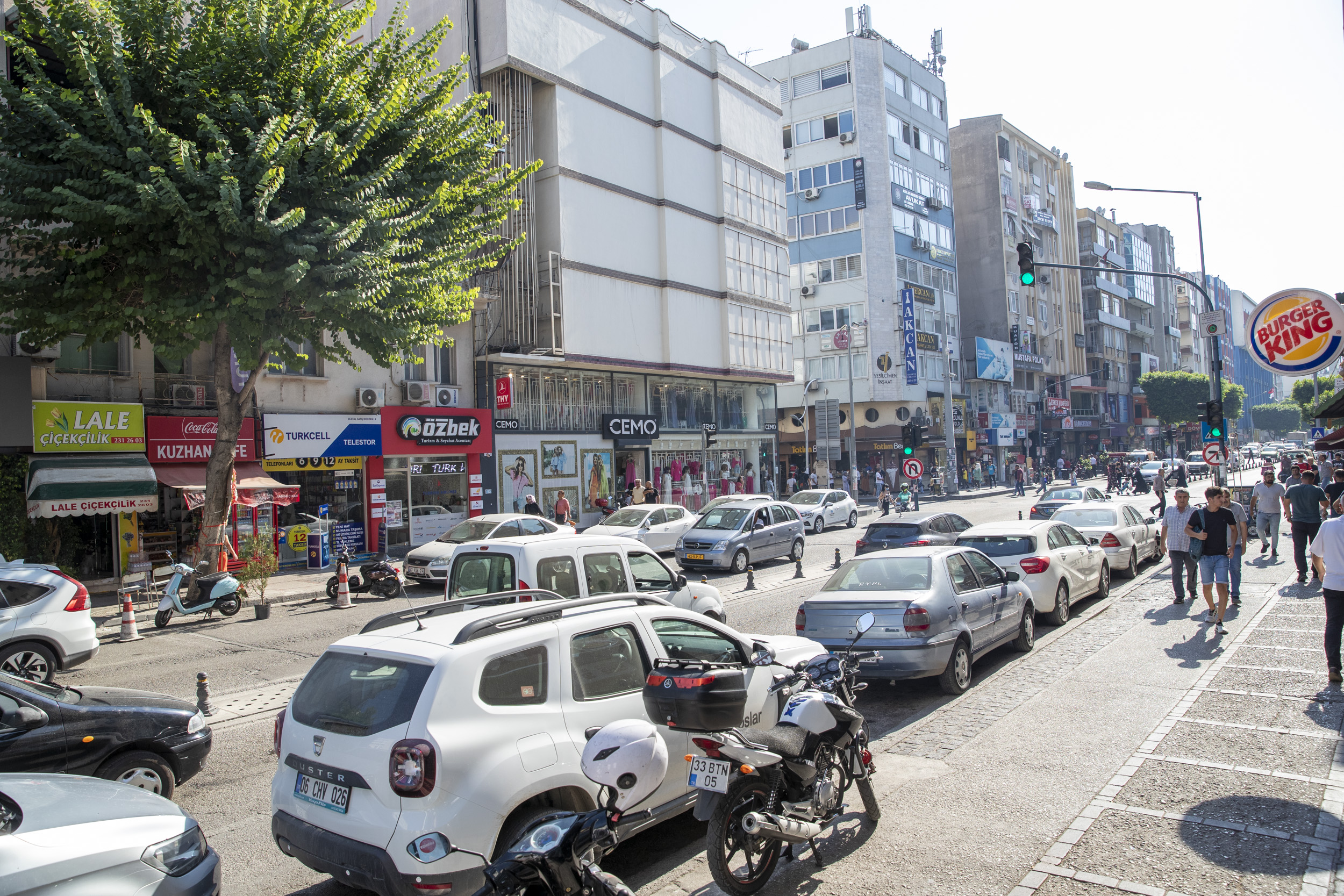 TREN GARI-HASTANE CADDESİ KAVŞAĞI ARASI YOL TRAFİĞE KAPANIYOR İSTİKLAL CADDESİ