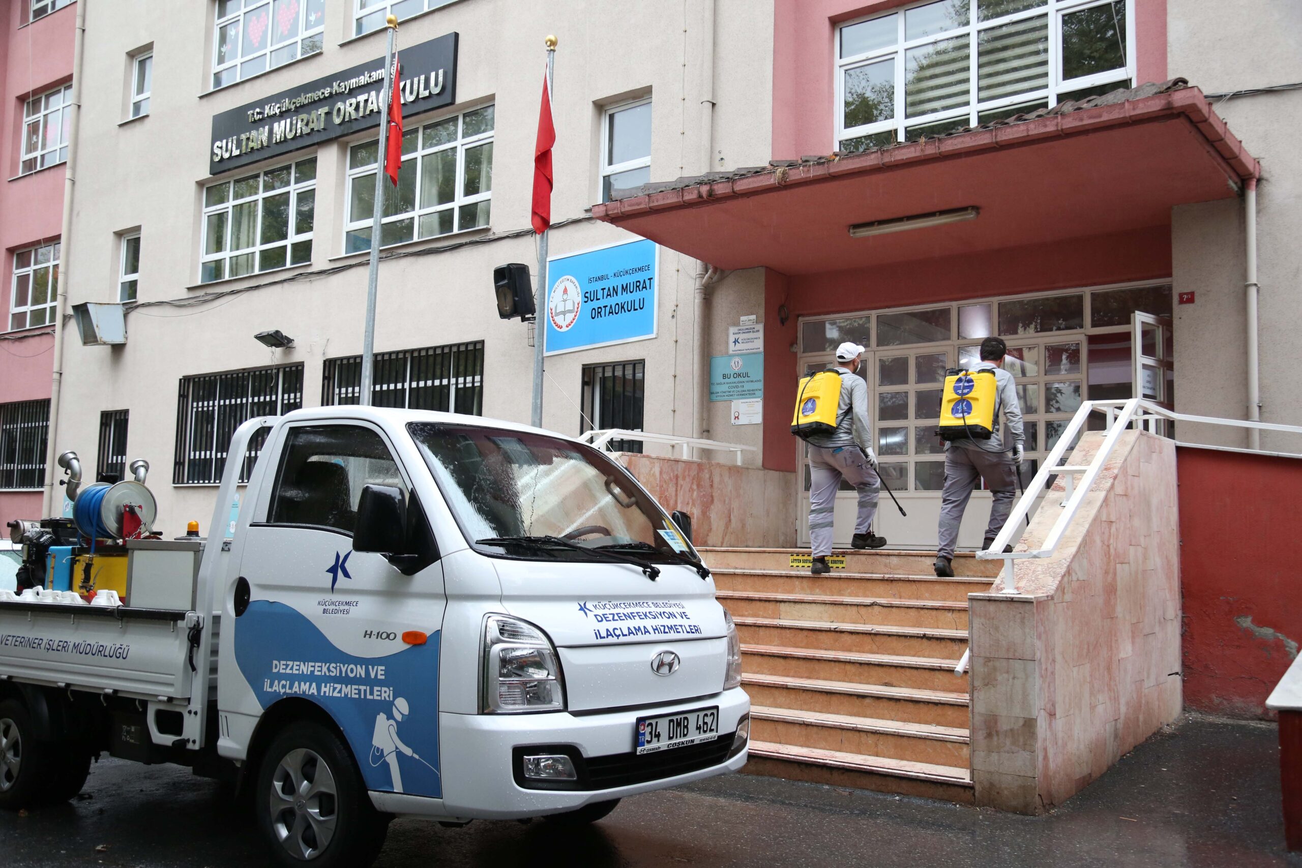 KÜÇÜKÇEKMECE BELEDİYESİ’NDEN EĞİTİME DESTEK:  OKULLARDA TEMİZLİK VE DEZENFEKSİYON ÇALIŞMASI BAŞLADI