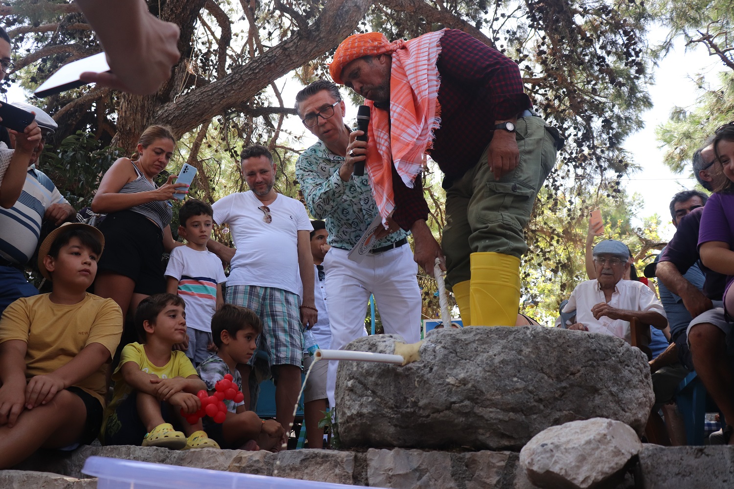 Karaburun Belediyesi tarafından her yıl geleneksel olarak yapılan Kösedere Üzüm