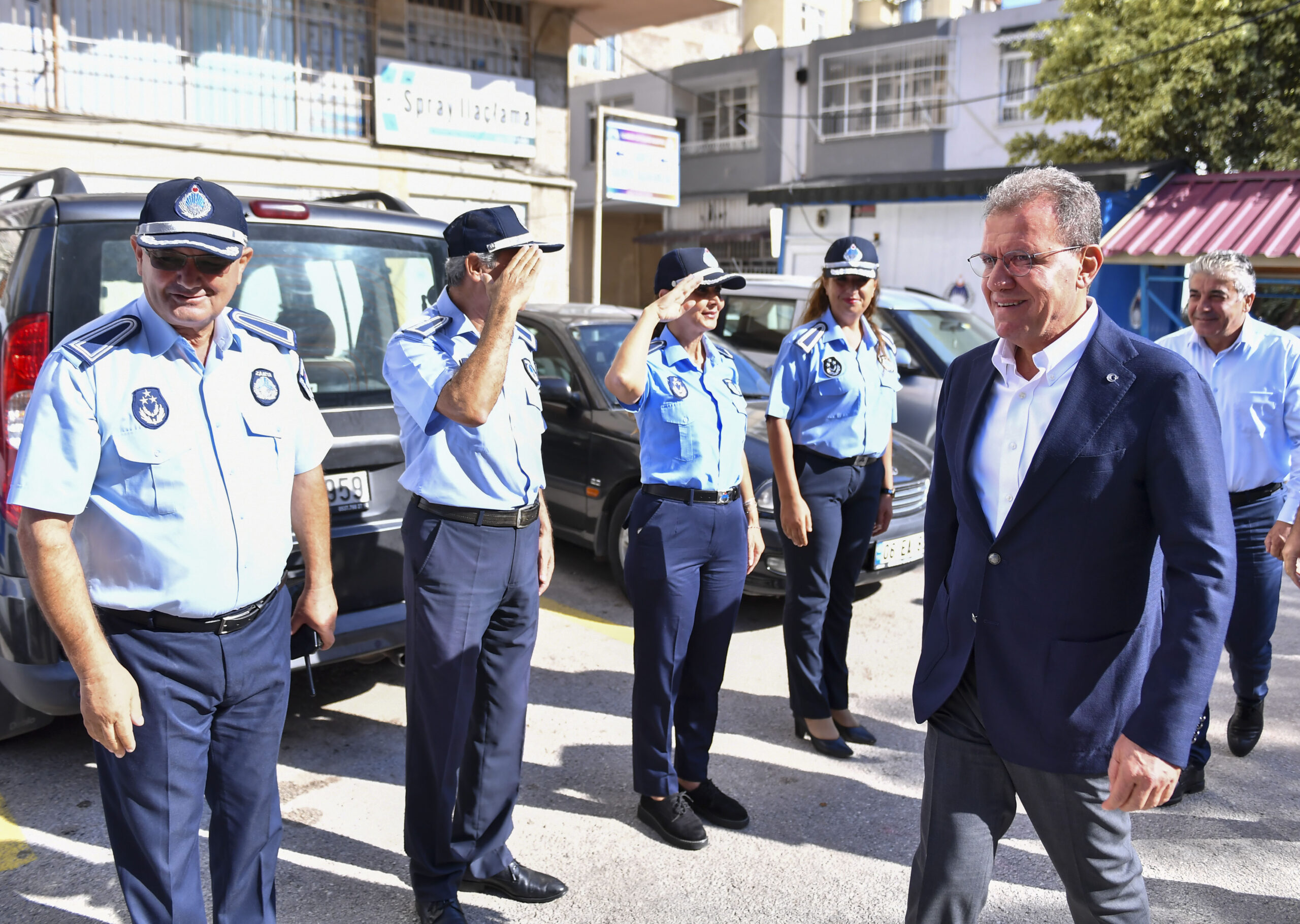 Mersin Büyükşehir Belediye Başkanı Vahap Seçer, Zabıta Haftası dolayısıyla geçtiğimiz