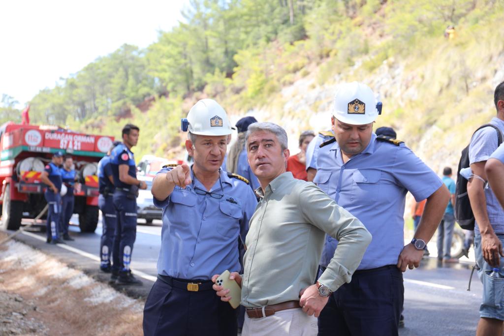 Marmaris Yalancıboğaz Aksaz mevkiinde çıkan orman yangını yürekleri de yaktı.