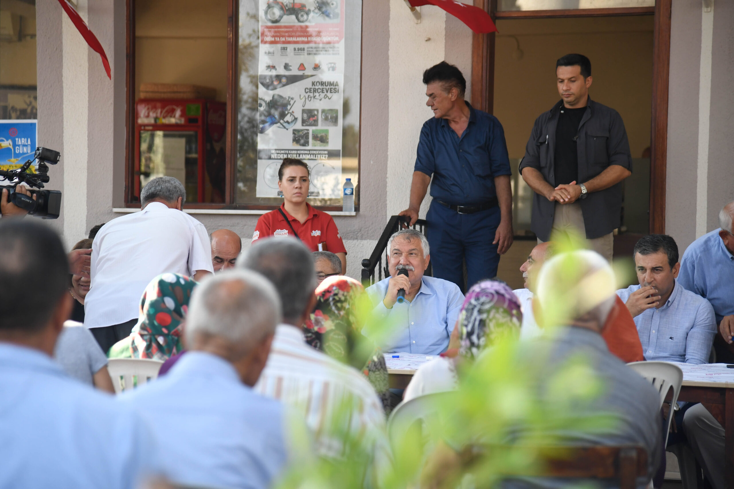 Adana Büyükşehir Belediye Başkanı Zeydan Karalar, Yumurtalık ilçesinde halkın sorunlarını