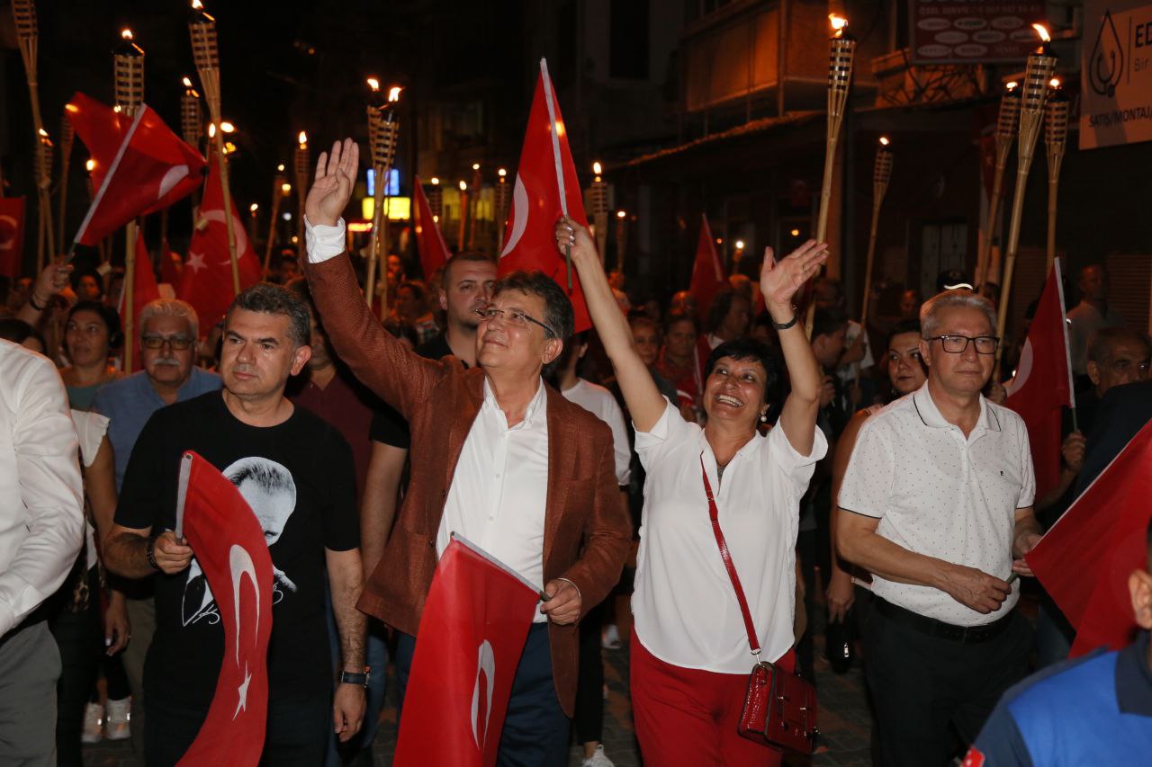Edremit ilçesinin düşman işgalinden kurtuluşunun 100. yıldönümü gündüz düzenlenen resmi