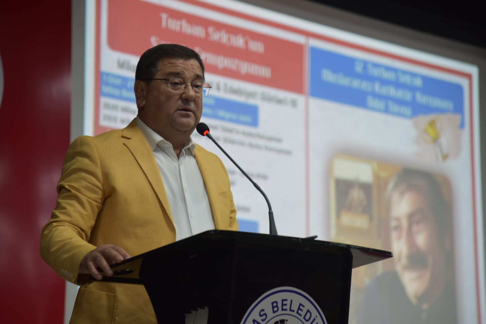 Milas Belediyesi 10’uncu Sanat Edebiyat Günleri kapsamında düzenlenen Turhan Selçuk’un
