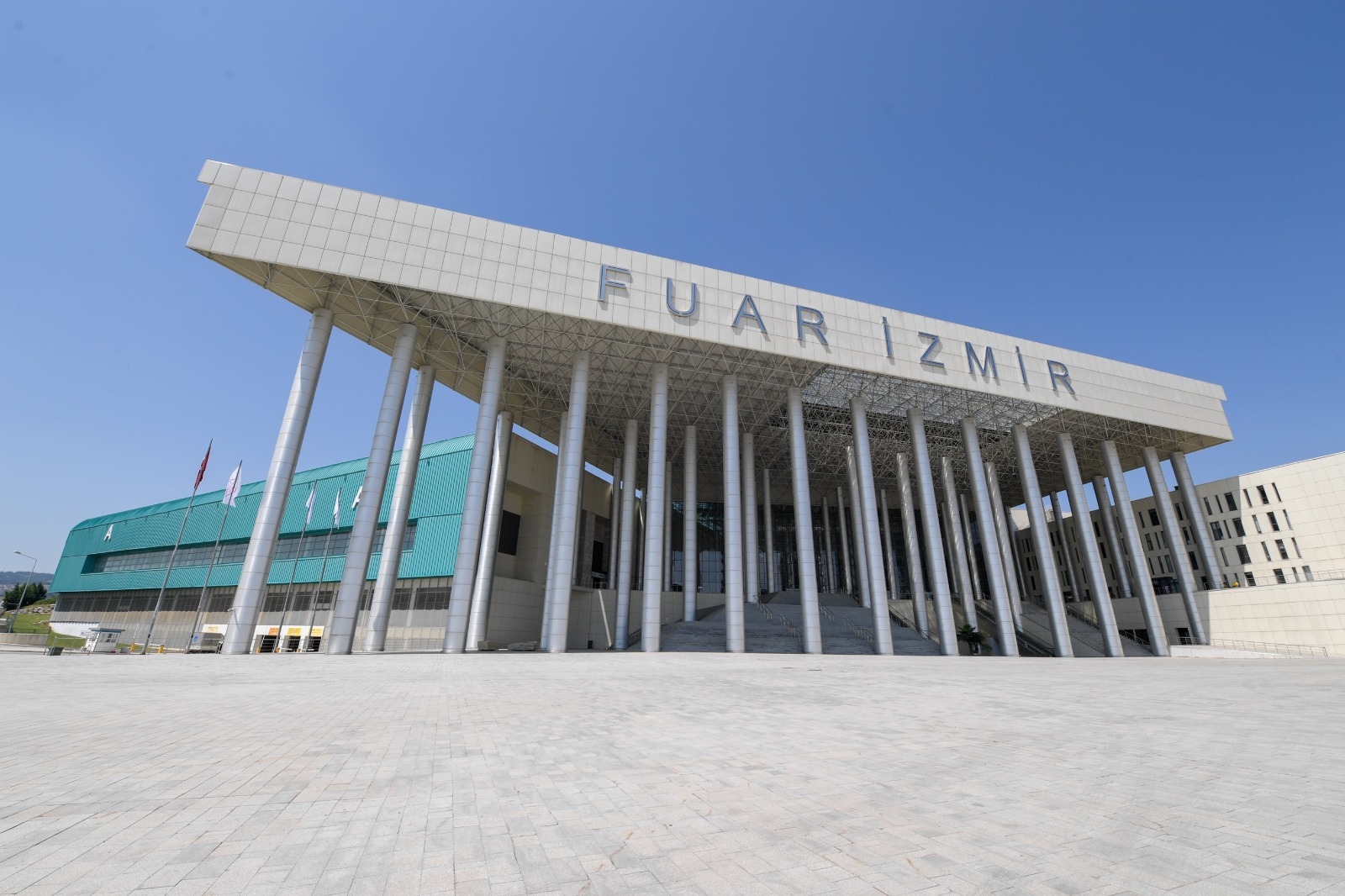 İzmir’in yeni kitap fuarı İZKİTAP 28 Ekim’de açılıyor Türkiye’nin fuarlar kenti İzmir, yeni bir kitap fuarına ev sahipliği