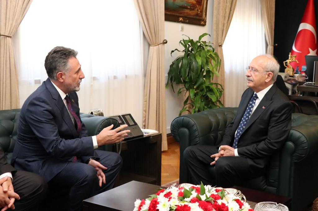 Bayraklı Belediye Başkanı Serdar Sandal, CHP Genel Başkanı Kemal Kılıçdaroğlu’nu