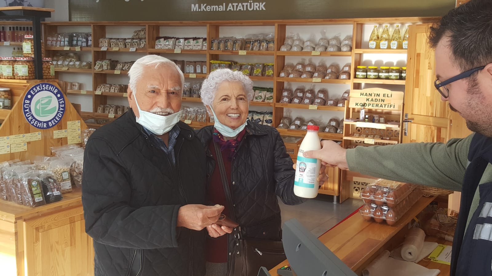 Eskişehir Büyükşehir Belediyesi Halk Süt, 3 ve 5 litrelik ambalajlardan