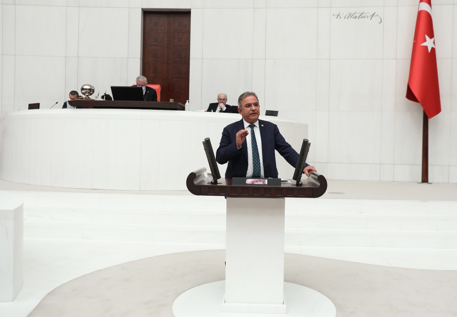 BUDAK’TAN ENERJİ BAKANI’NA ZEYTİNLİK VE GES ELEŞTİRİSİ CHP’Lİ BUDAK: “ZEYTİNLİK