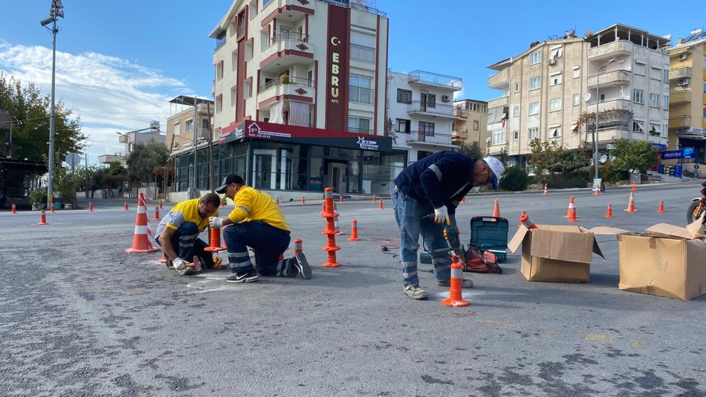 Kent genelinde trafik akışını rahatlatmak ve düzenlemek üzere çalışmalarını arttıran