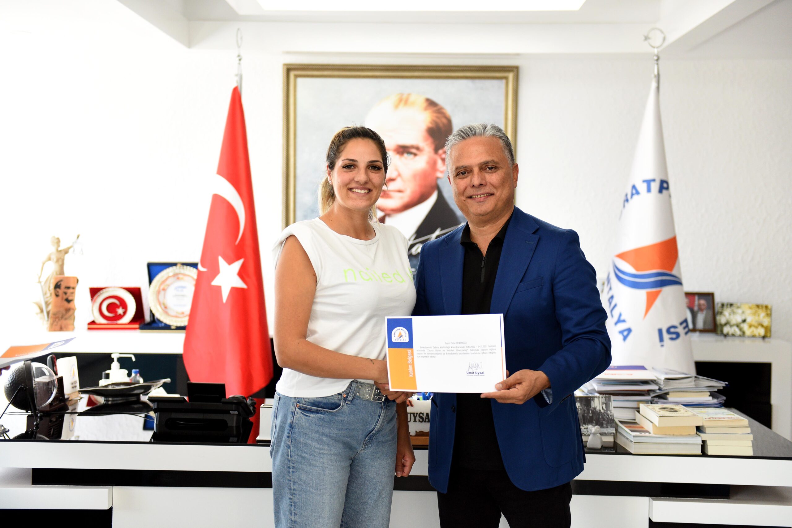 Muratpaşa Belediye Başkanı Ümit Uysal, belediyenin Zabıta Müdürlüğünce verilen ‘zabıtanın