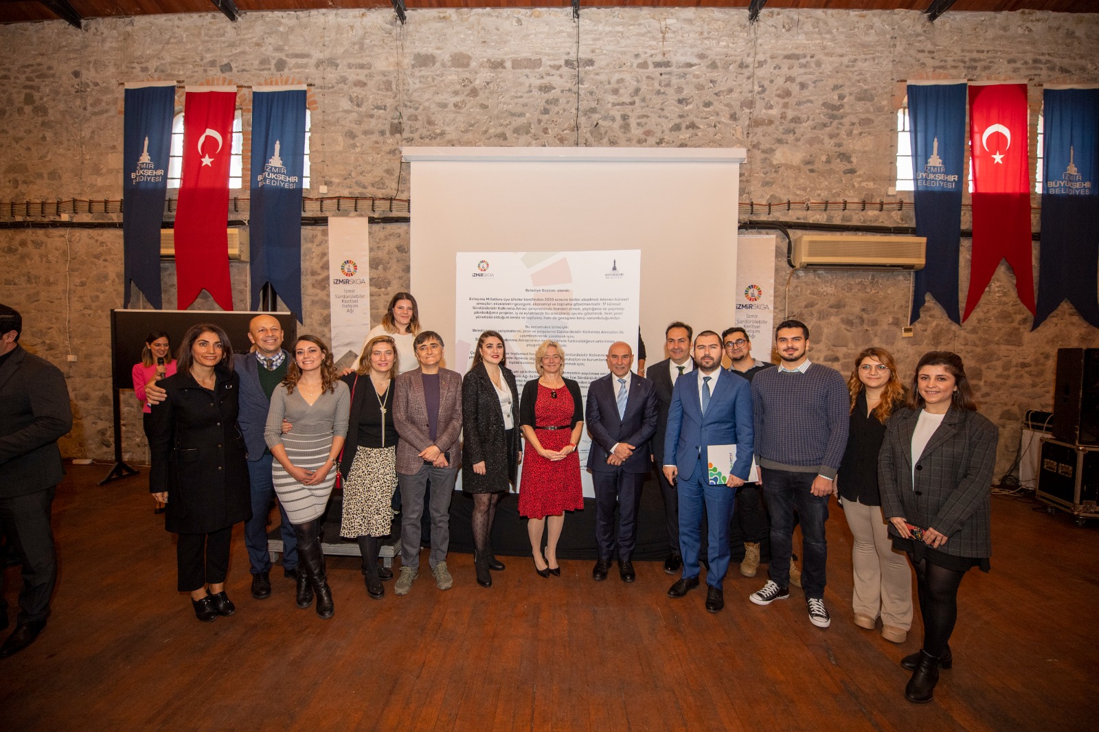 İzmir Büyükşehir Belediyesi öncülüğünde düzenlenen “İlçe Sürdürülebilirlik Ofisleri Çalıştayı” başladı.