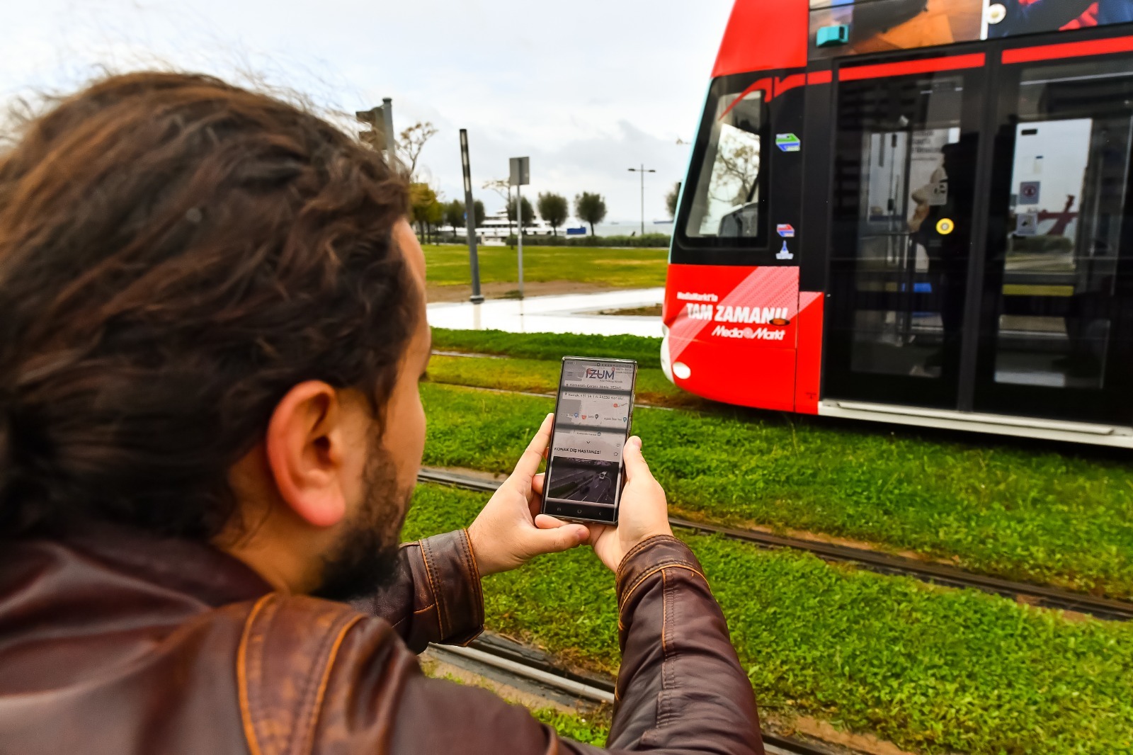 İzmir Büyükşehir Belediyesi kent trafiğine dair verilerin toplandığı İZUM’u cep