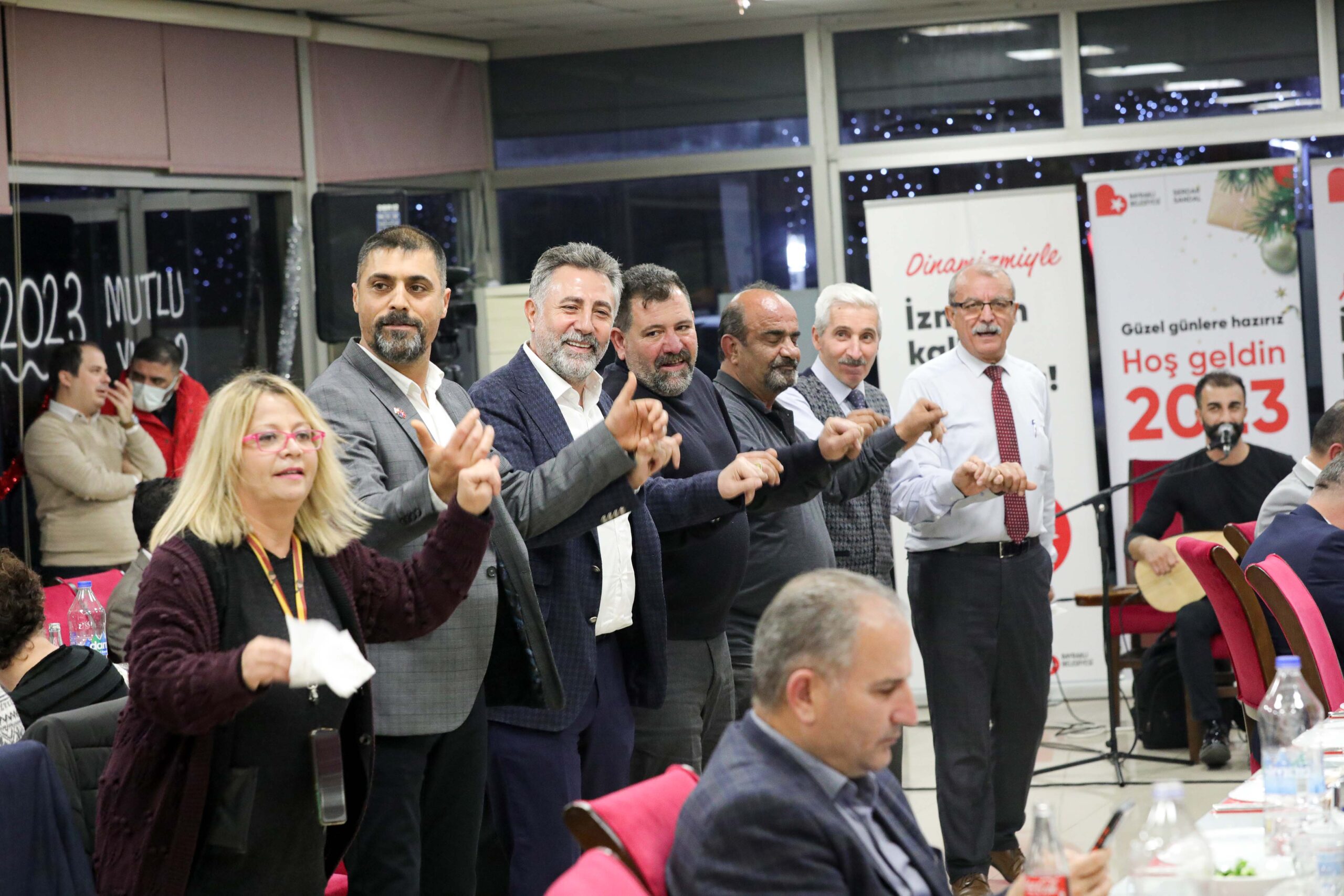 Umutla beklenen 2023’ün coşkusunu toplumun farklı kesimlerine yayan Bayraklı Belediyesi,