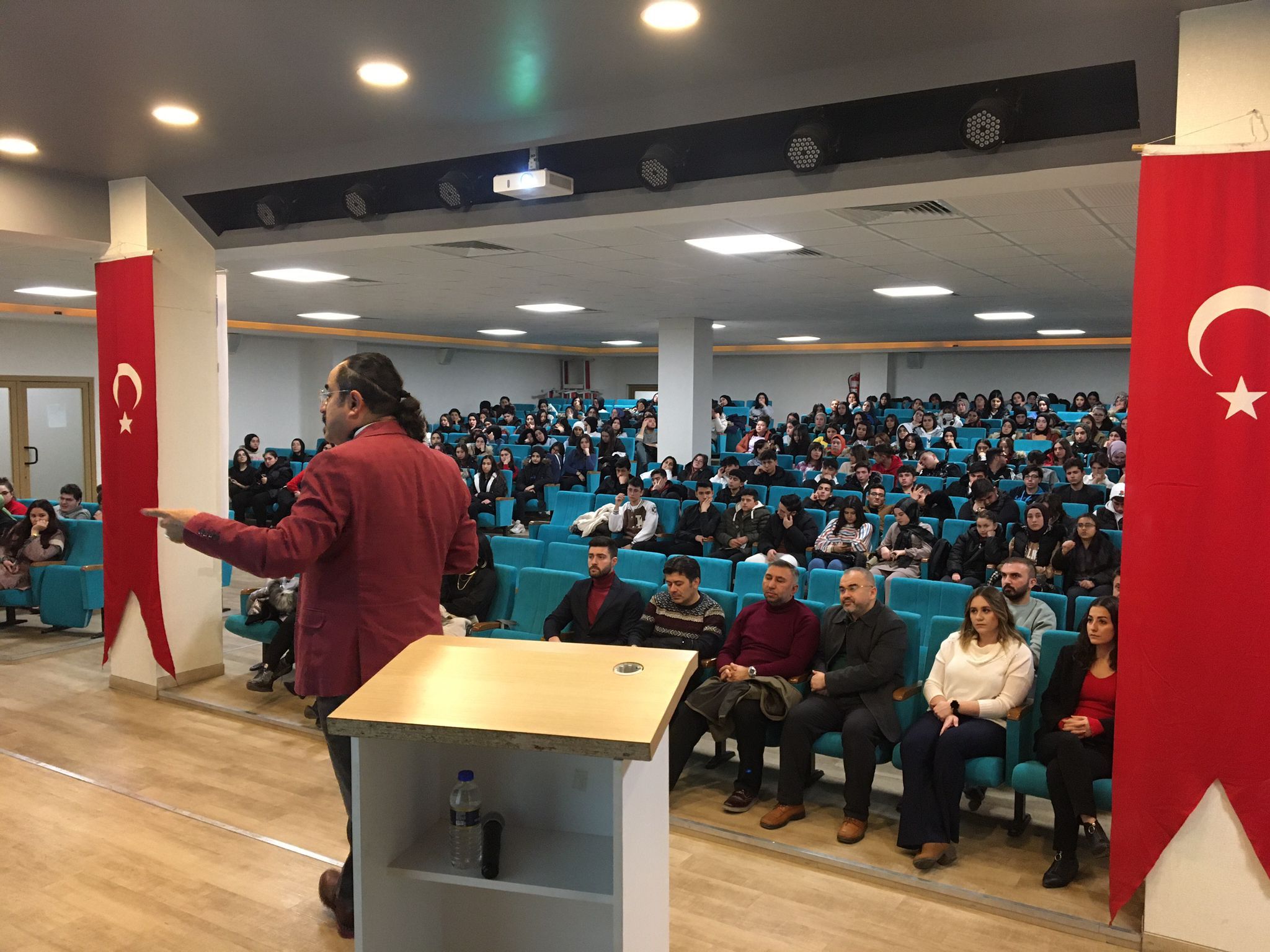 Ankara Büyükşehir Belediyesi, Yükseköğretim Kurumları Sınavı (YKS) ve Liselere Geçiş Sınavı’na (LGS) hazırlanan