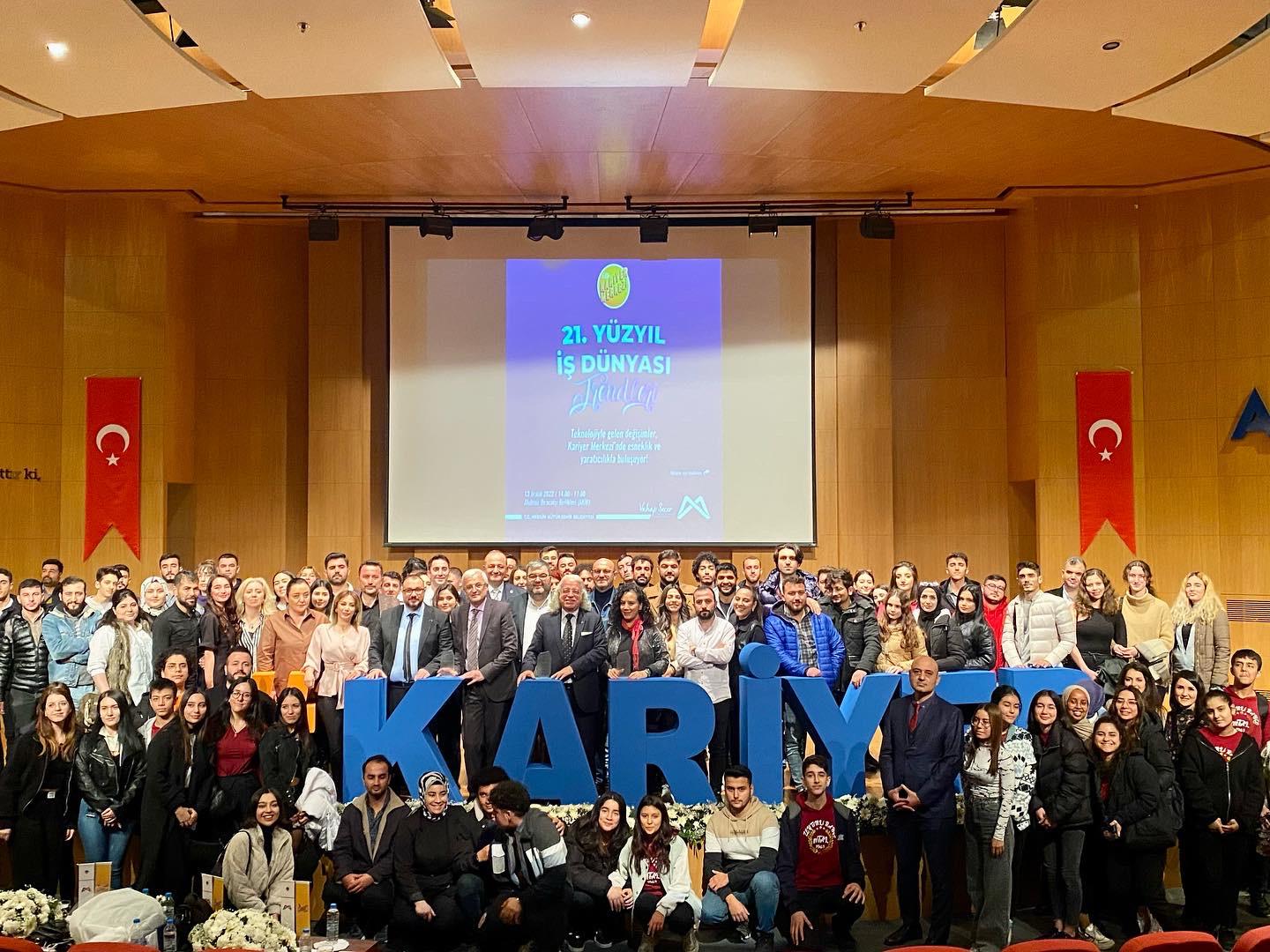 KARİYER MERKEZİ İŞ DÜNYASINA LİDERLİK EDİYOR BÜYÜKŞEHİR GENÇLERİ GELECEĞE HAZIRLIYOR