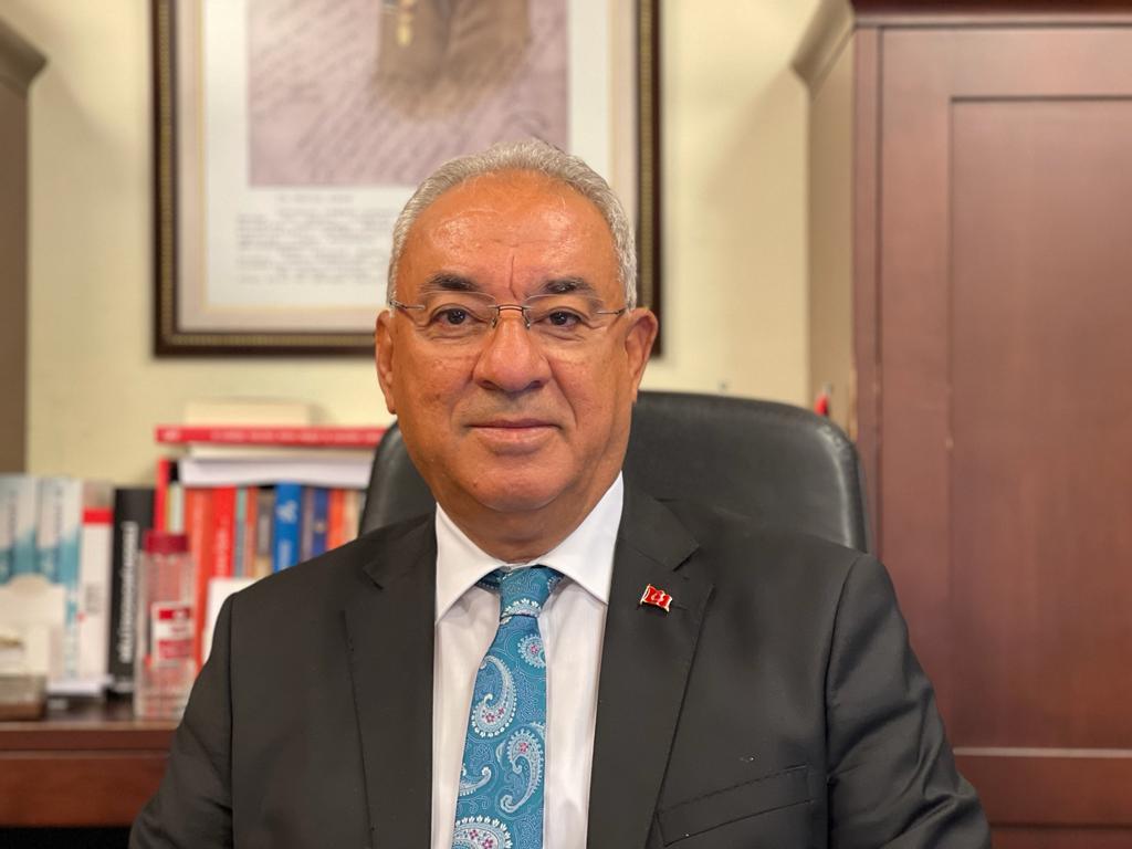 Demokratik Sol Parti Genel Başkanı Önder Aksakal yeni yıl kutlama