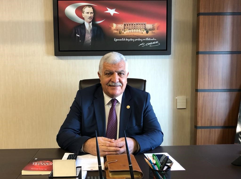 Her Yeni Yıl, yeni tazelenen umutların, çoğalan sevgilerin habercisidir. Son