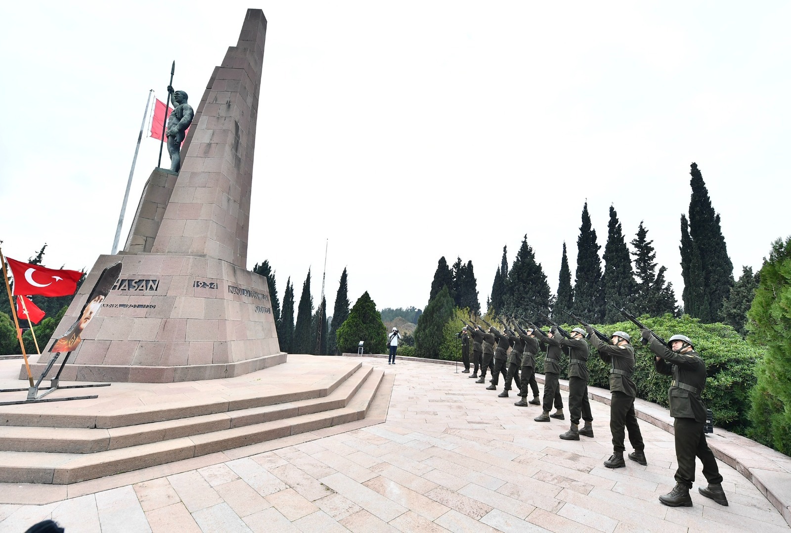 Türkiye Cumhuriyeti’nin ilk devrim şehitleri Asteğmen Kubilay ve silah arkadaşları,