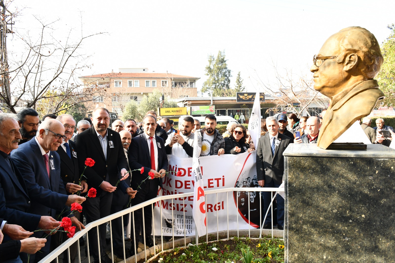 Çiğli Belediyesi, 30 yıl önce uğradığı suikast sonucu yaşamını yitiren