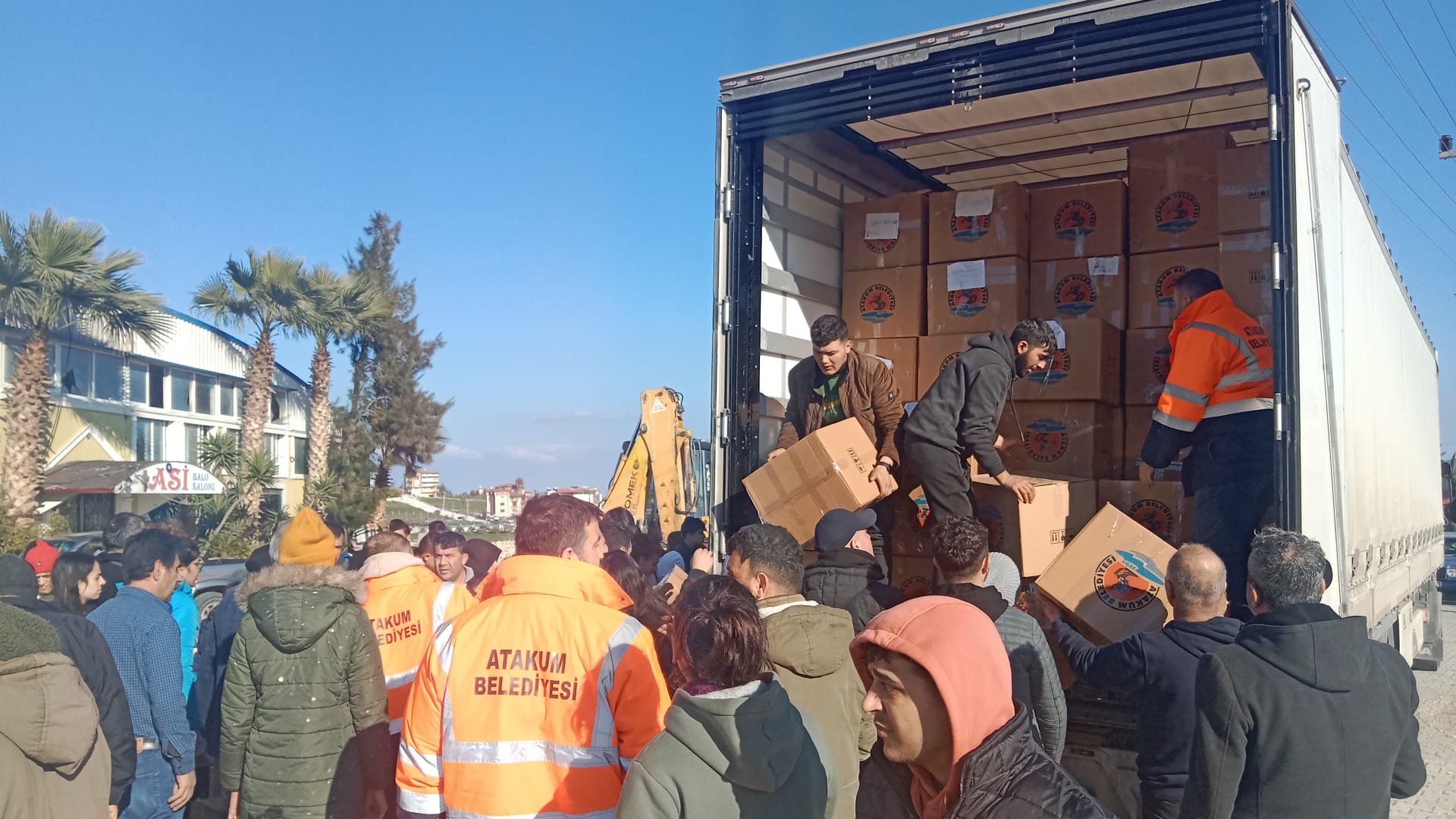 Atakum Belediyesi ve Atakum halkının dayanışmasıyla kısa sürede hazırlanarak yola