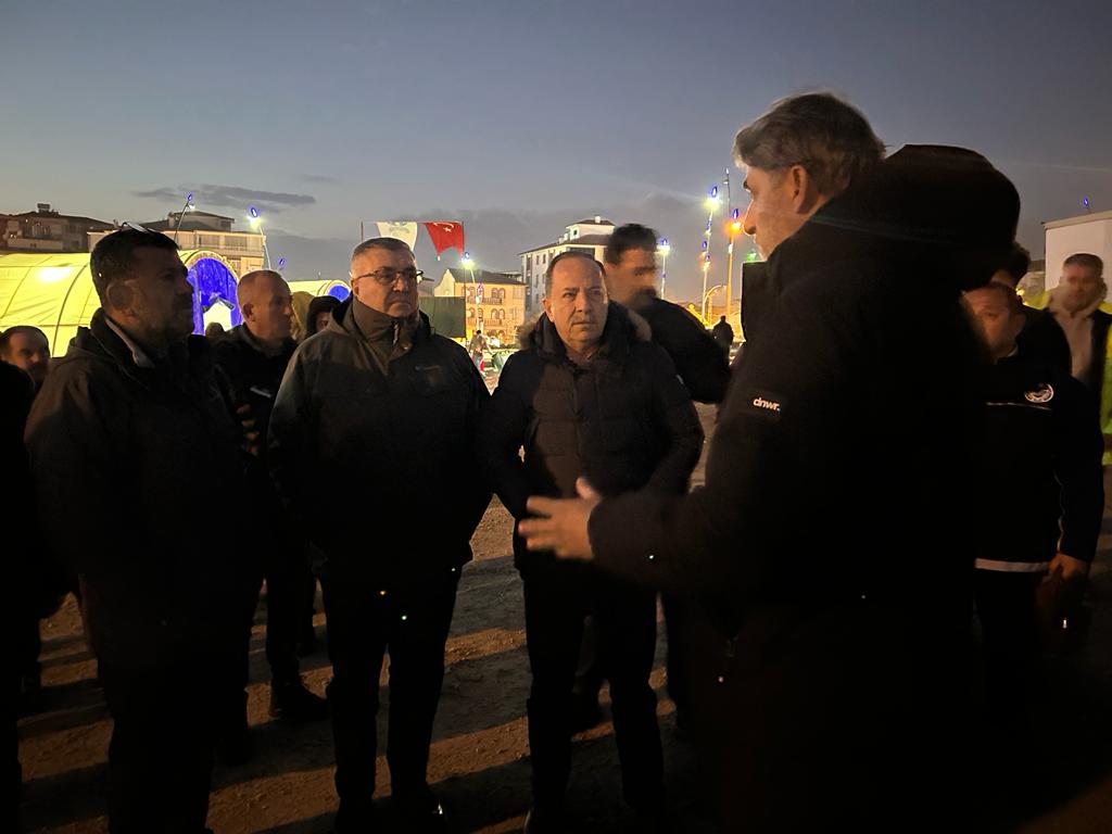 Edirne Belediye Başkanı Recep Gürkan, depremin vurduğu Malatya’ya gitti. Cumhuriyet