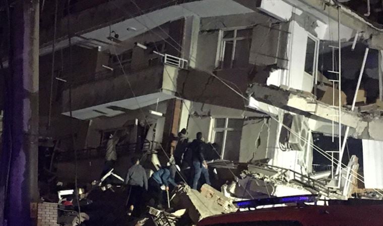 Sabah saatlerinde Kahramanmaraş Pazarcık merkezli 7.4 büyüklüğündeki deprem büyük yıkıma