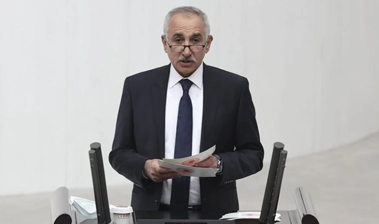 Kahramanmaraş’ta meydana gelen 7.7 büyüklüğündeki deprem sonrasında AKP Adıyaman Milletvekili