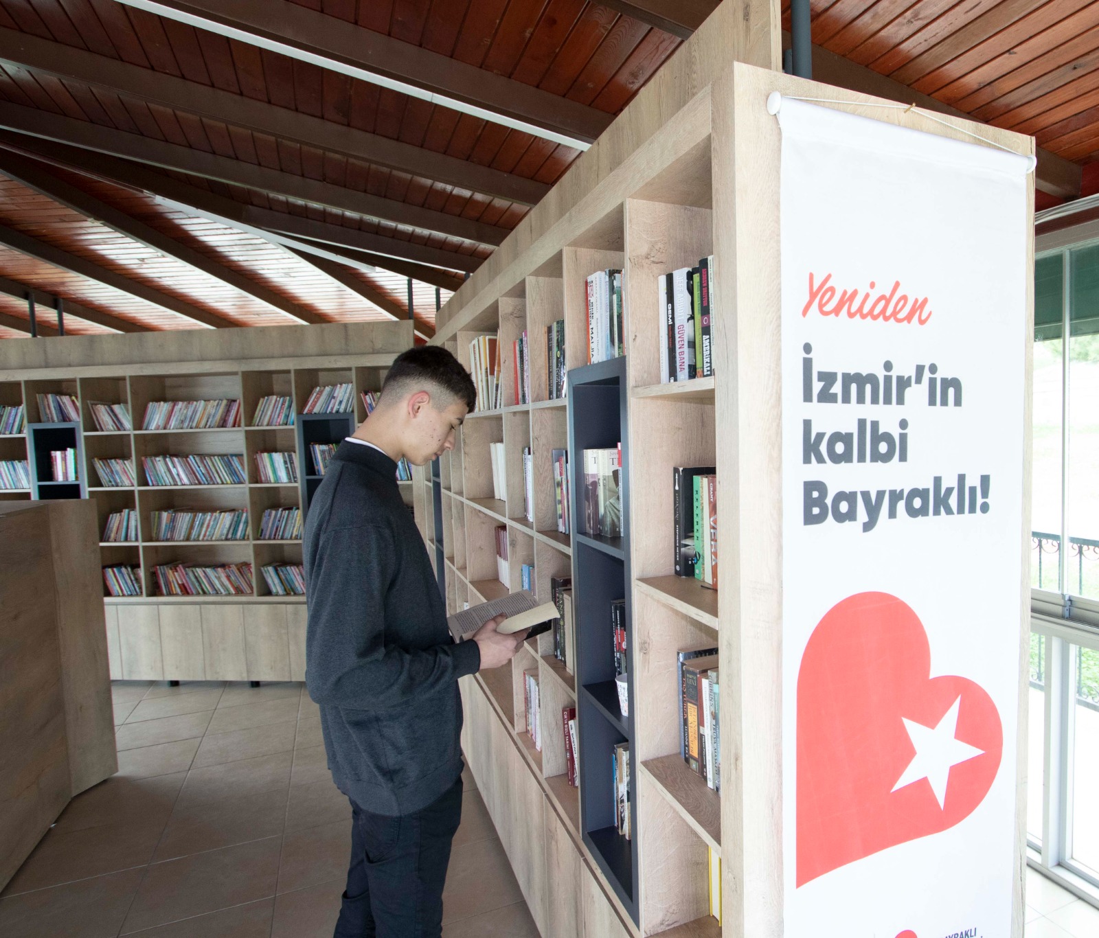 Kitaplara ulaşımı kolaylaştırarak vatandaşları okumaya teşvik etmek için çalışmalarını sürdüren