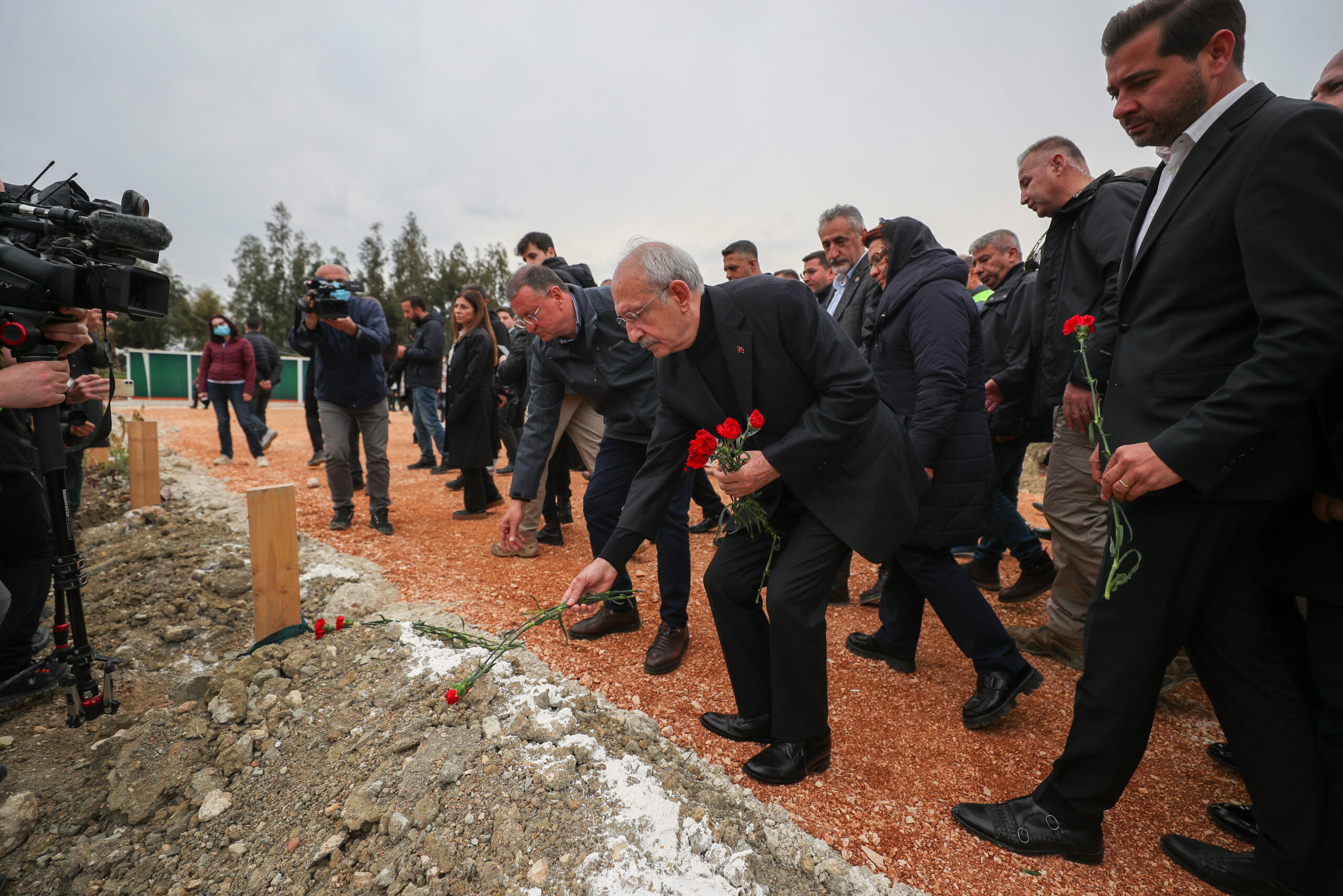 CHP GENEL BAŞKANI VE CUMHURBAŞKANI ADAYI KEMAL KILIÇDAROĞLU, AFET BÖLGESİ HATAY’DA Cumhuriyet Halk Partisi Genel Başkanı ve Millet İttifakı Cumhurbaşkanı Adayı