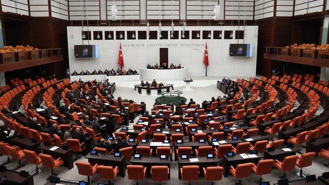 Zihniyet Aynı Zihniyet 1999 Depreminde’de söylenmişti ve Yıl 2023; Şirketlere tek seferlik deprem vergisi geldi Deprem nedeniyle şirketlere ek vergi getirildi. Buna göre kurumlar vergisi