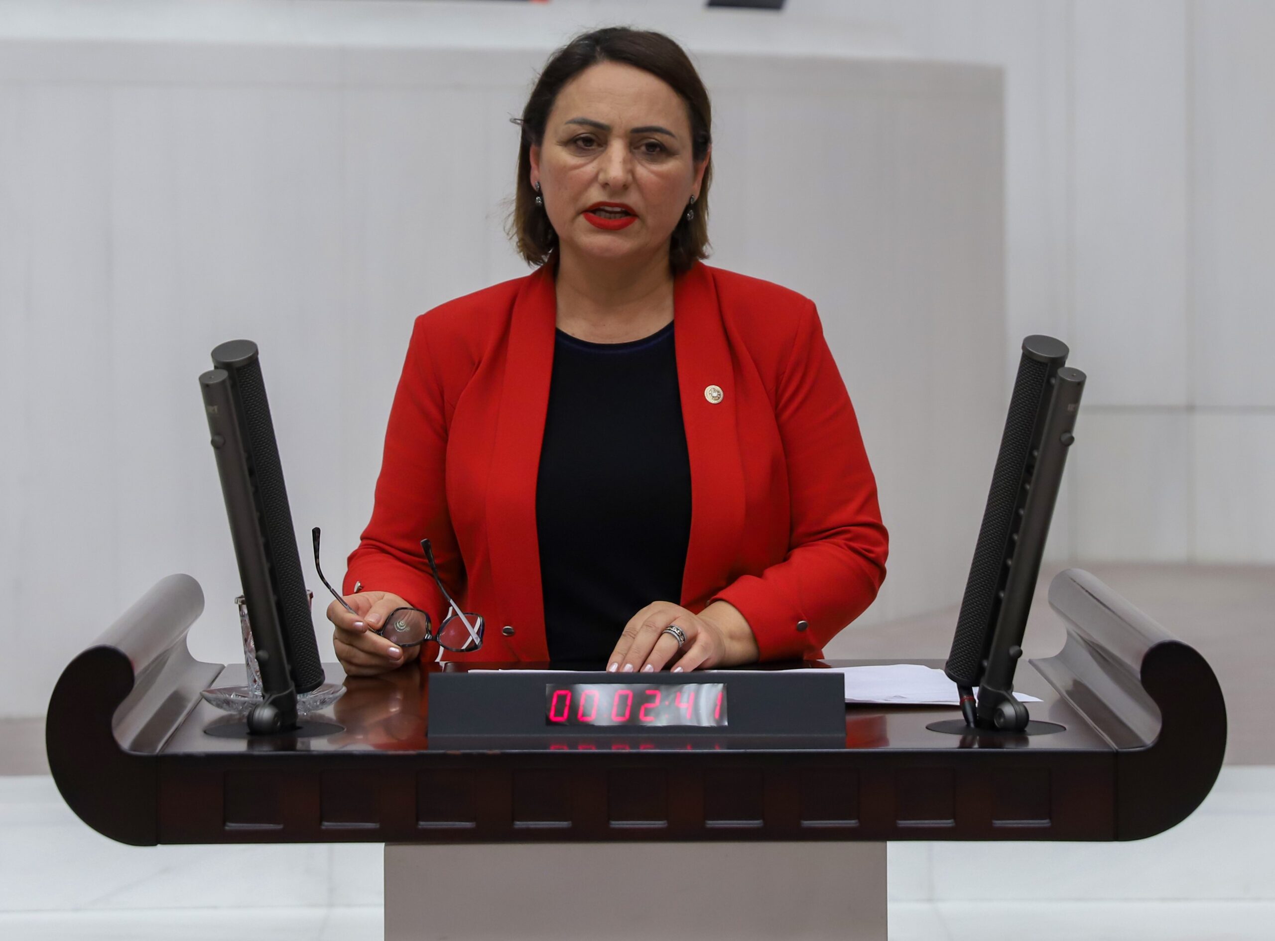 ürkiye’de istifa mekanizması çalışmıyor!” “Ordu, deprem anında neden harekete geçmedi?”