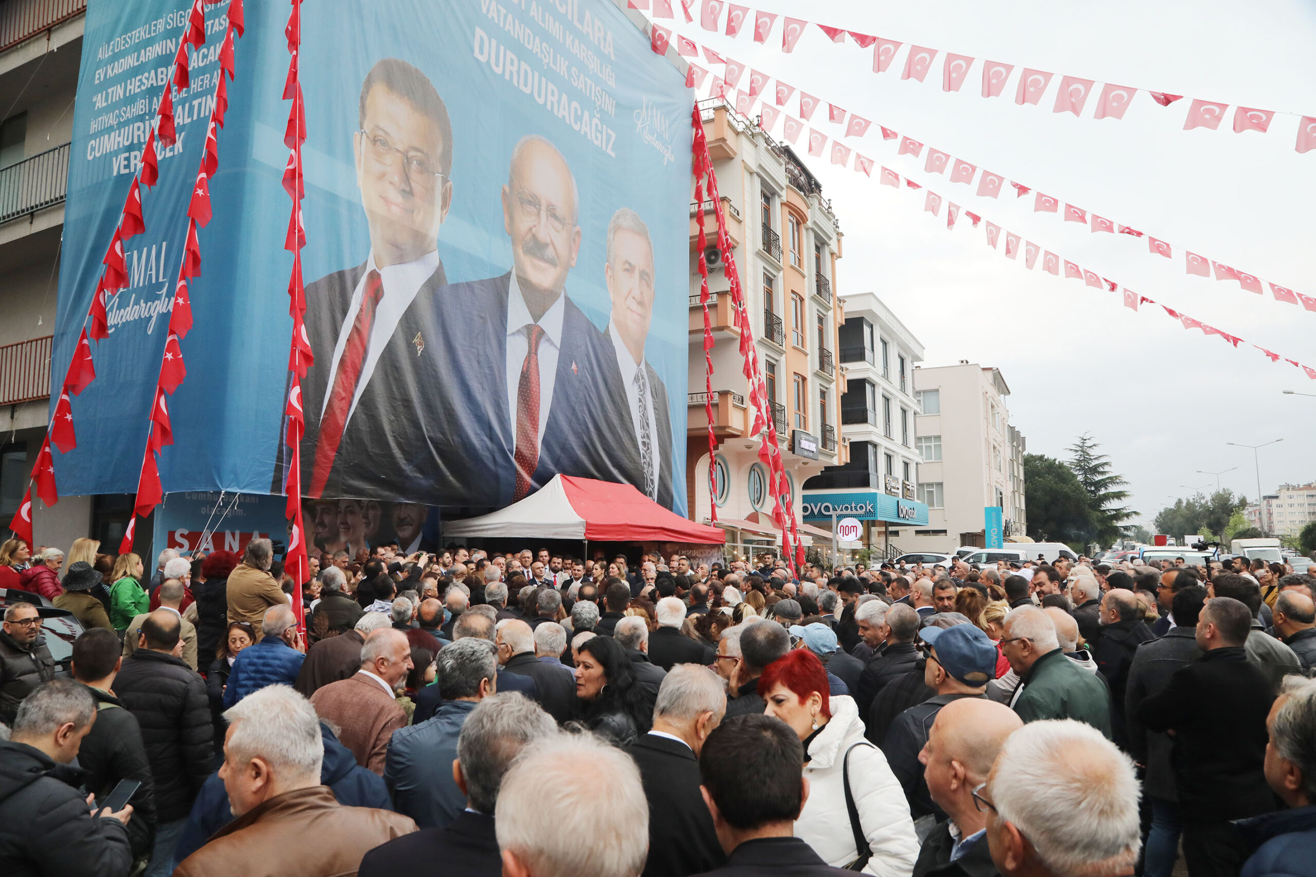 Samsun Cumhurbaşkanlığı Seçim Koordinasyon Merkezi açılışında konuşan Atakum Belediye Başkanı