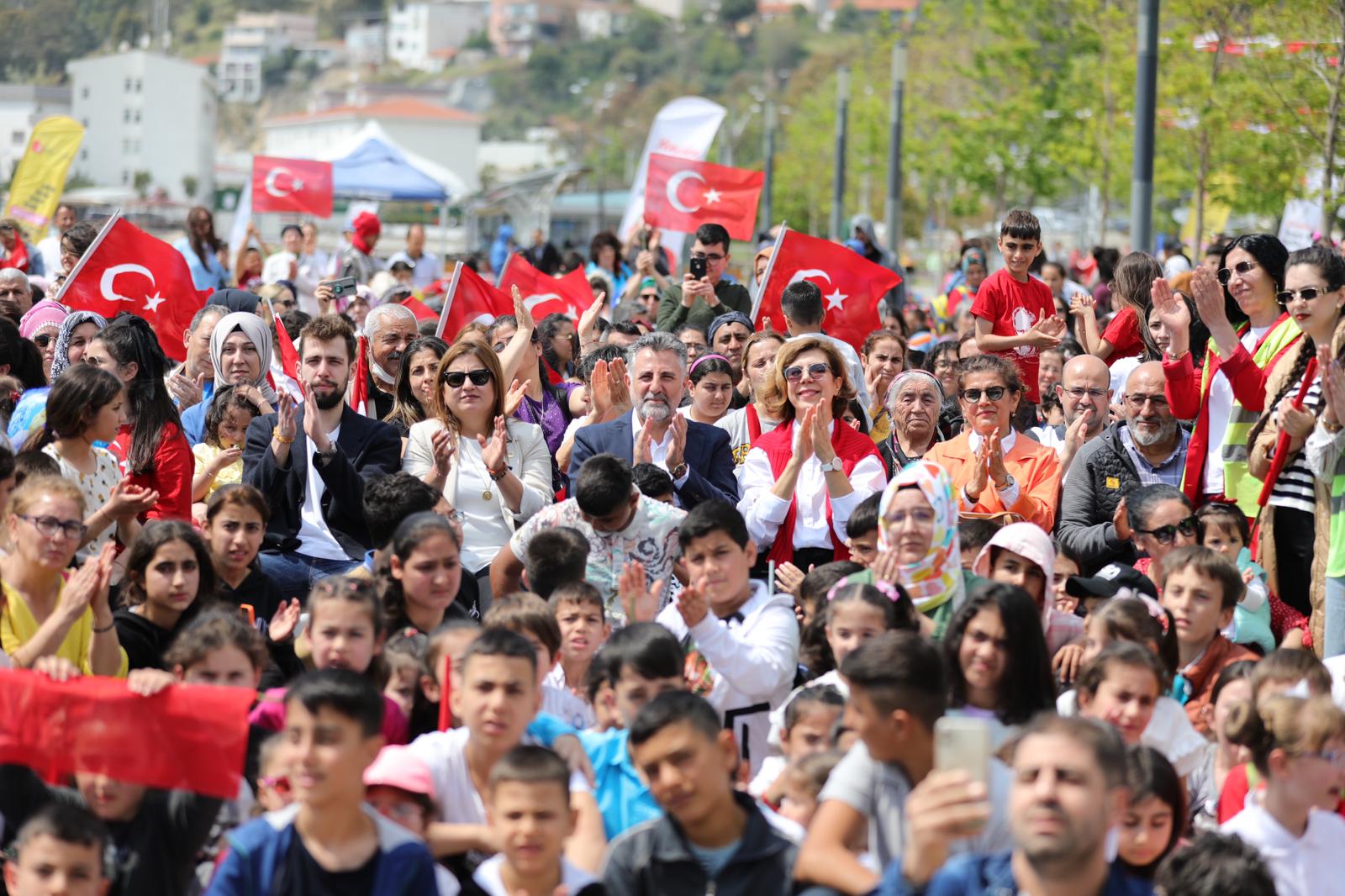 Çocuklar Başkan Sandal’a ‘söz’ verdi Ulusal Egemenlik ve Çocuk Bayramı’nı