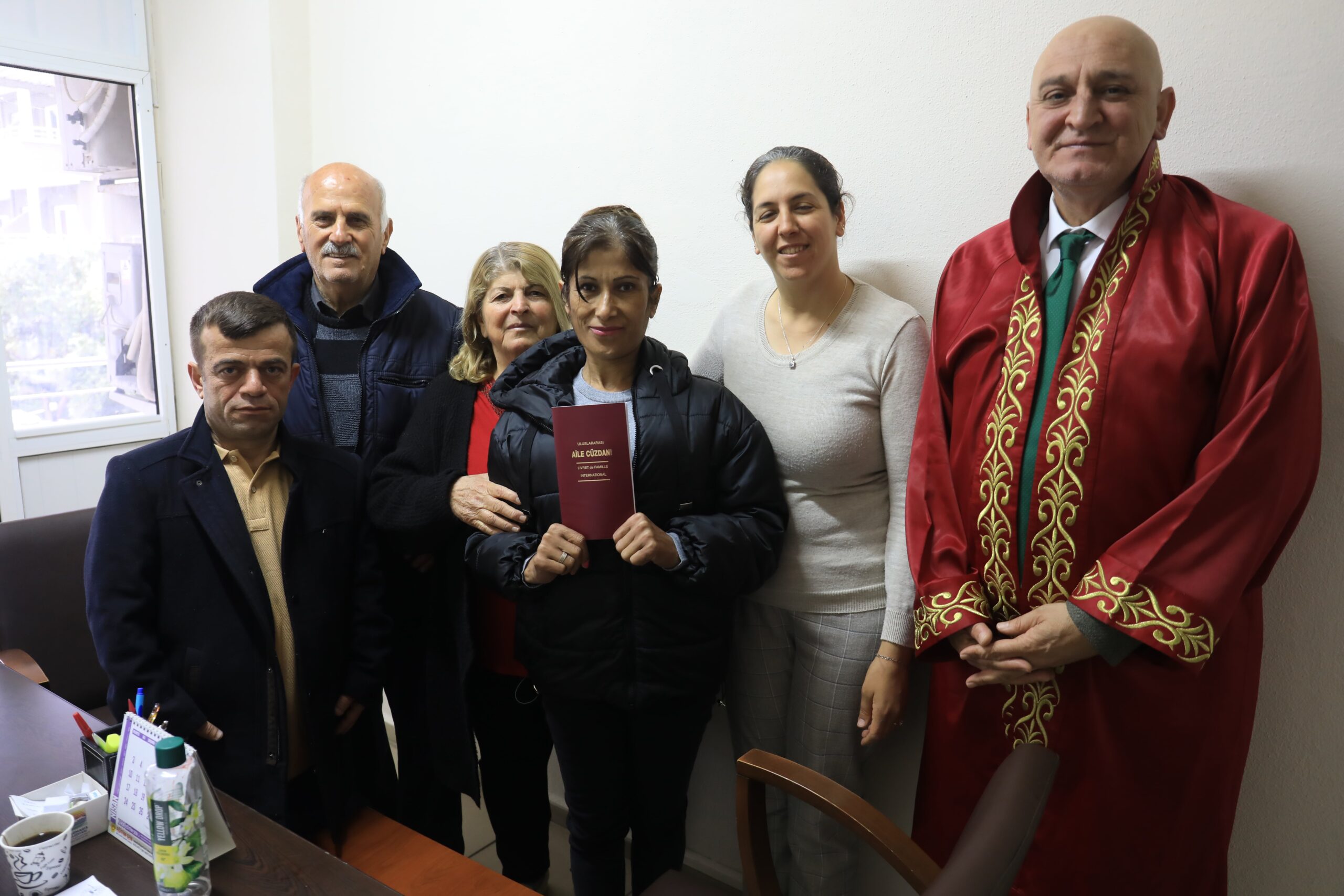 DEPREMZEDE ÇİFT MARMARİS’TE EVLENDİ Kahramanmaraş merkezli depremler nedeniyle Hatay’daki evleri yıkılan Semira Uygun veUmut