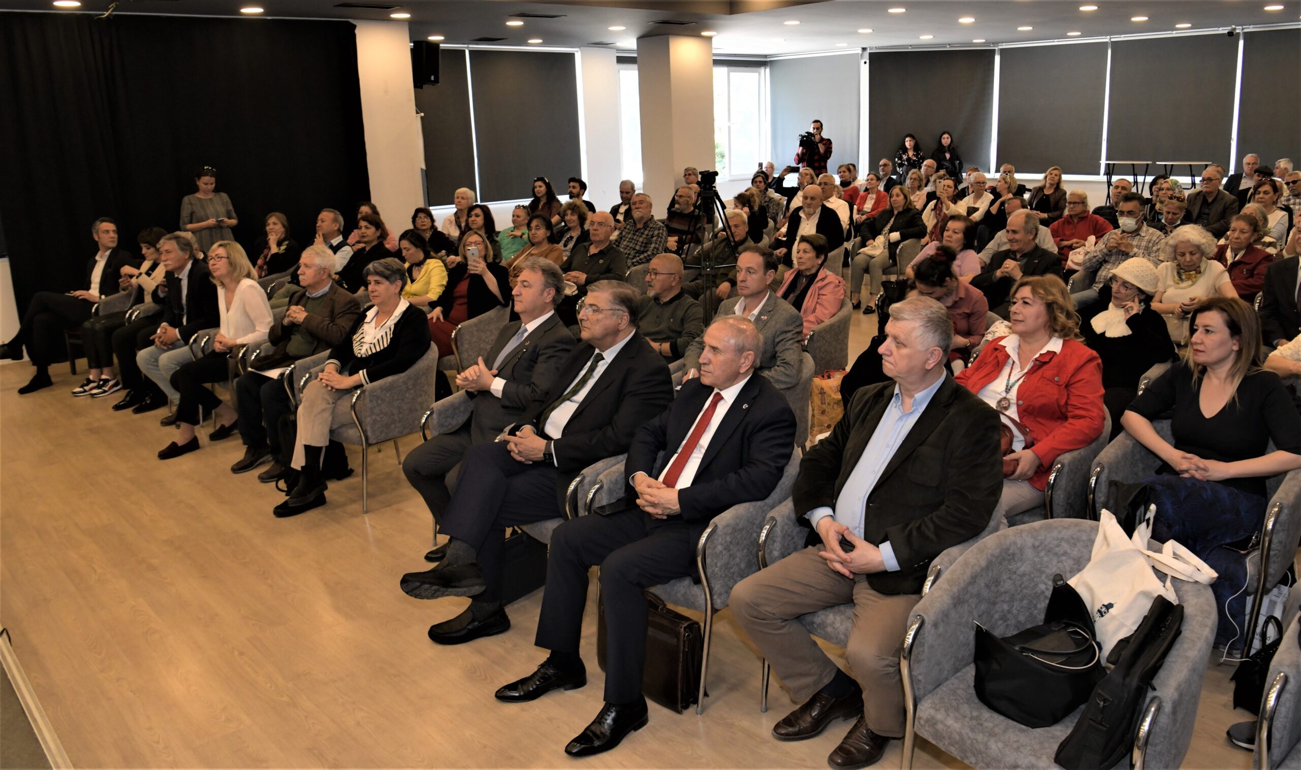 Bornova Belediyesi, Cumhuriyet tarihinin en önemli eğitim kurumlarından olan Köy