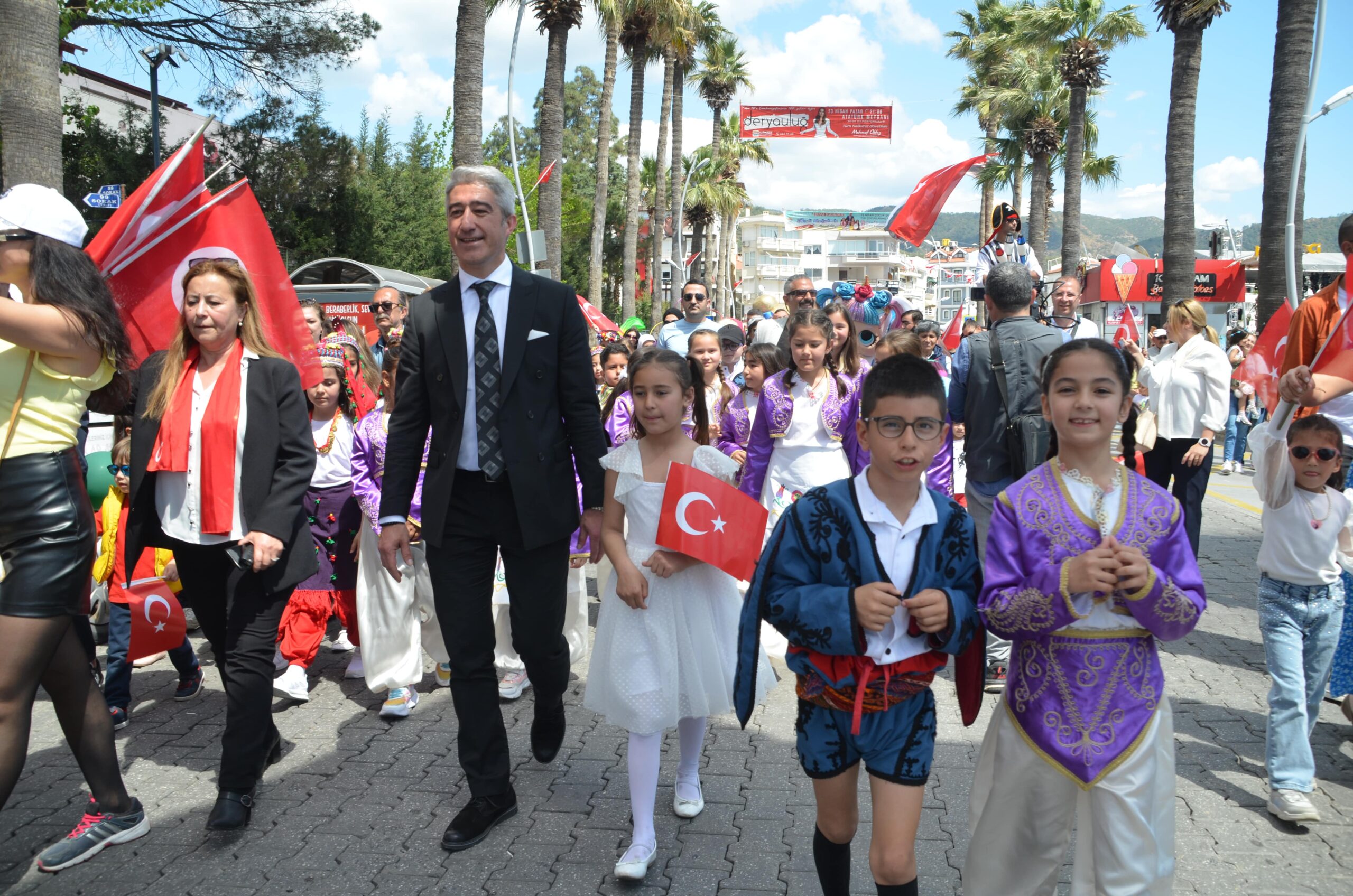 23 Nisan Ulusal Egemenlik ve Çocuk Bayramı, Marmaris’te coşkuyla kutlandı.