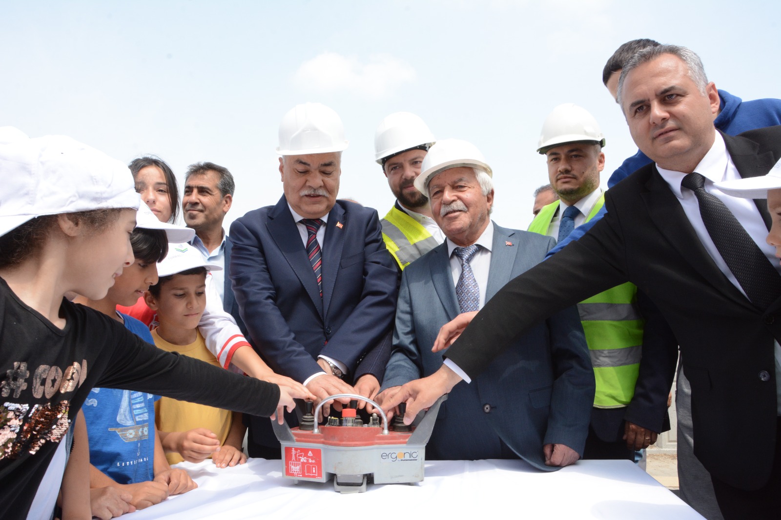 Bugüne kadar onlarca projeyi hayata kazandıran Torbalı Belediyesi, ErdemoğluHolding (Merinos-Sasa)