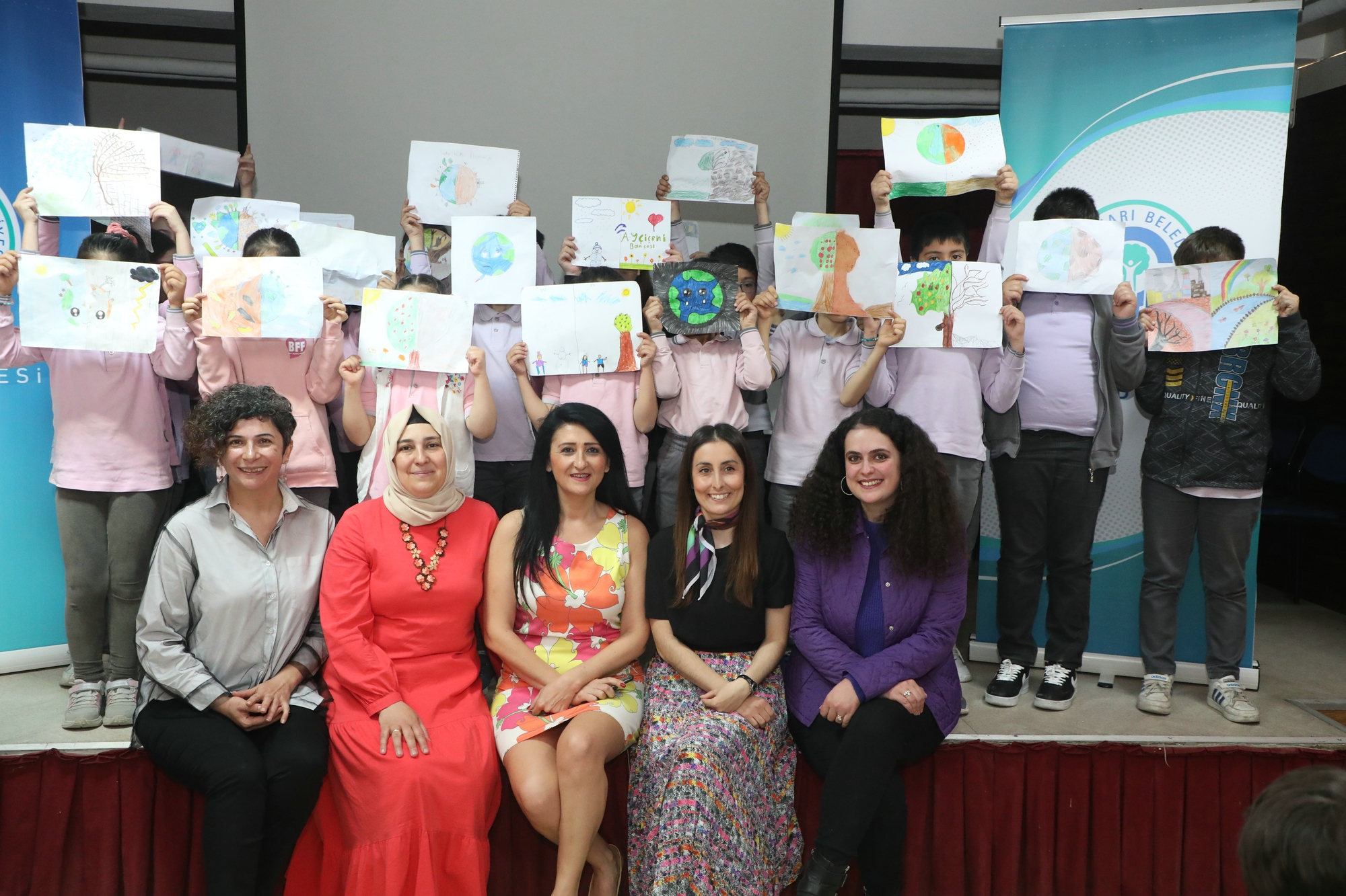 Çocuklara iklim değişikliğini anlattılar Odunpazarı Belediyesi, iklim değişikliğine dikkat çekmek ve farkındalık yaratmak içinokullarda