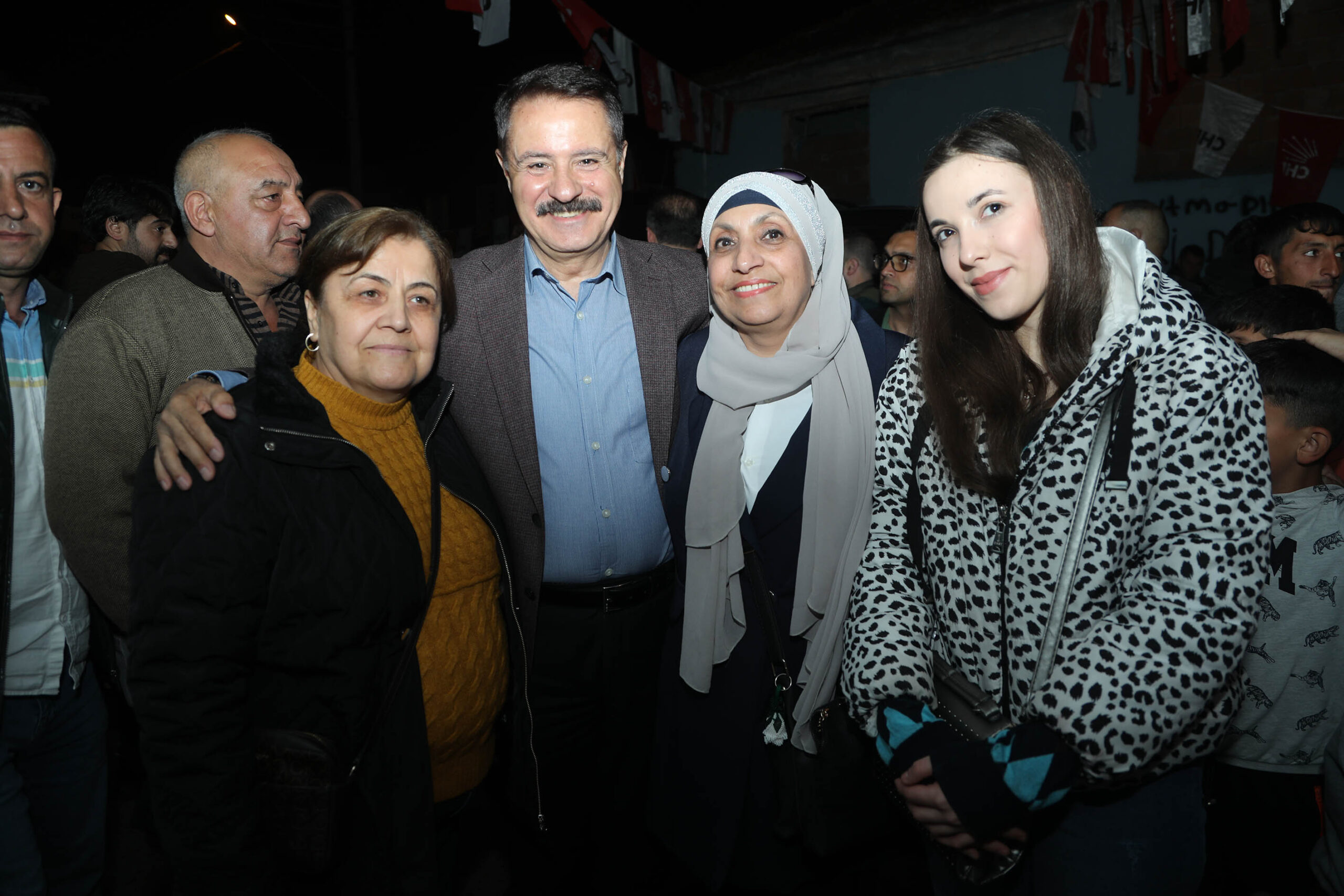 Atakum Belediye Başkanı Av. Cemil Deveci, Bafra’nın Dededağı Mahallesi’nde yurttaşlarla