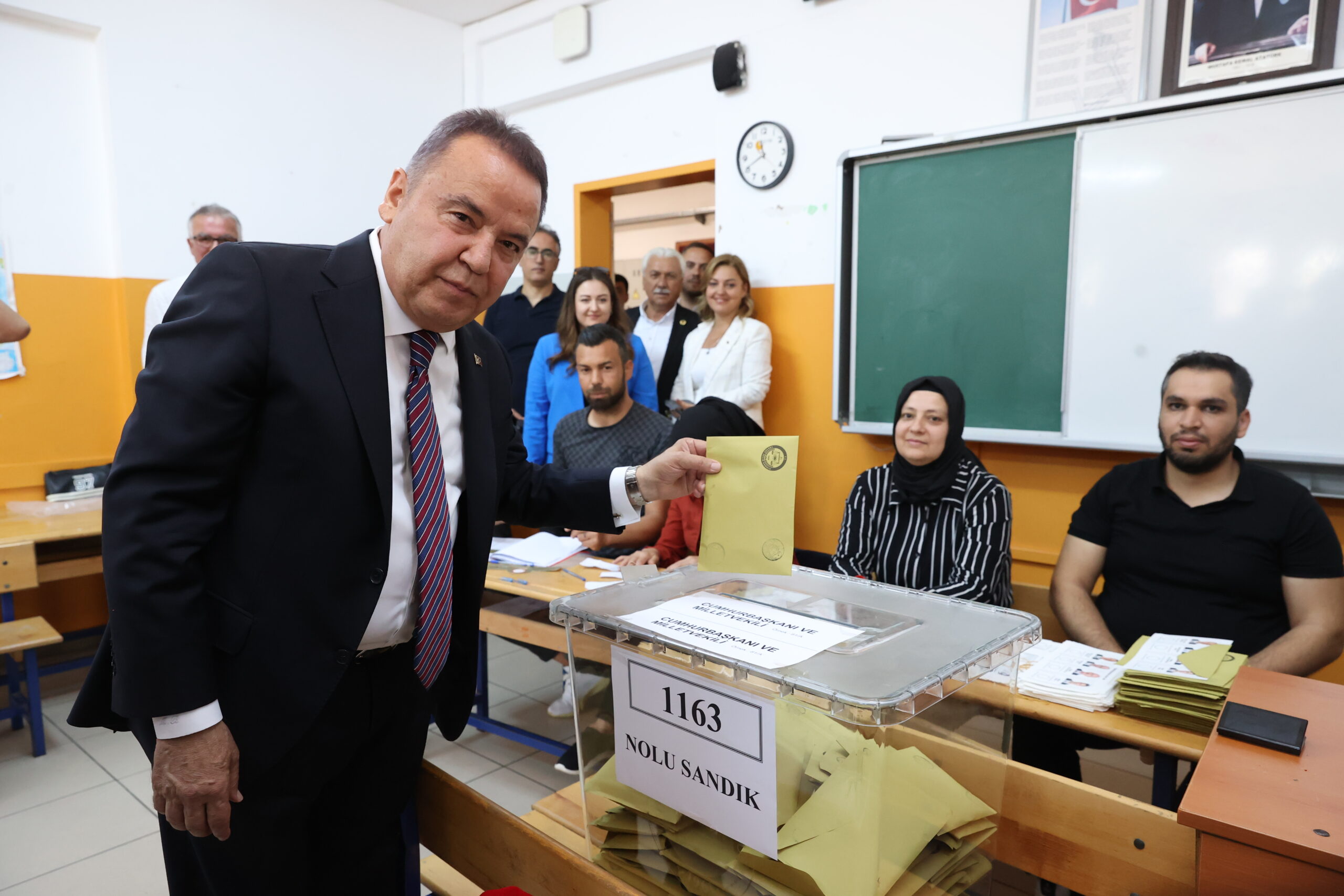 Başkan Böcek, “Sağduyu kazanacaktır” Antalya Büyükşehir Belediye Başkanı Muhittin Böcek,