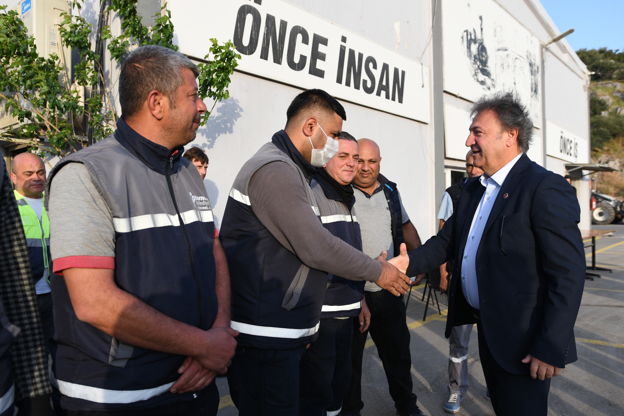 Bornova Belediyesi yeni araç yatırımları ve baştan aşağı yenilediği Temizlik