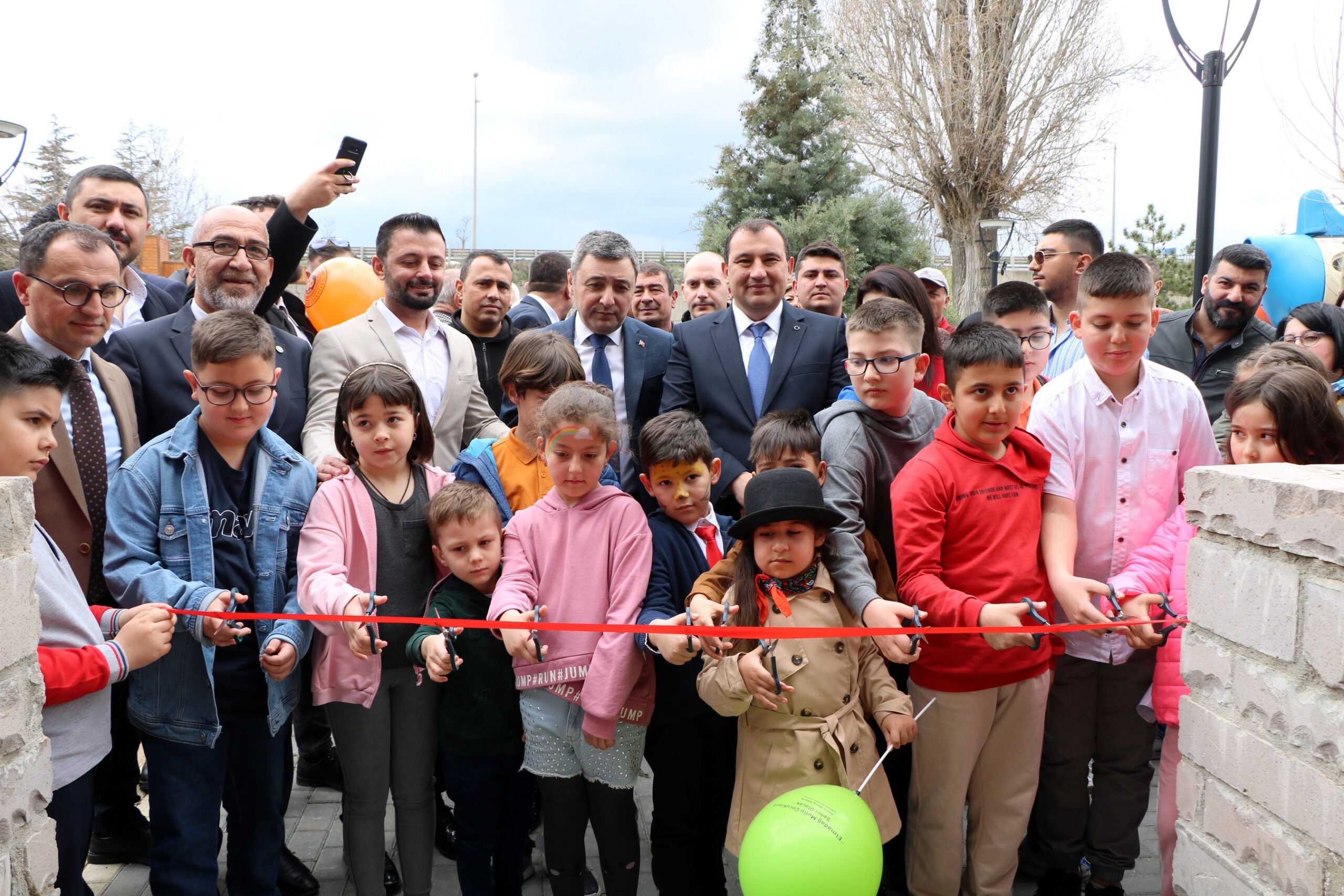 Elmadağ Kemalpaşa Parkı’nda Elmadağ’ın ilk “Bebek ve Çocuk Kütüphanesi –
