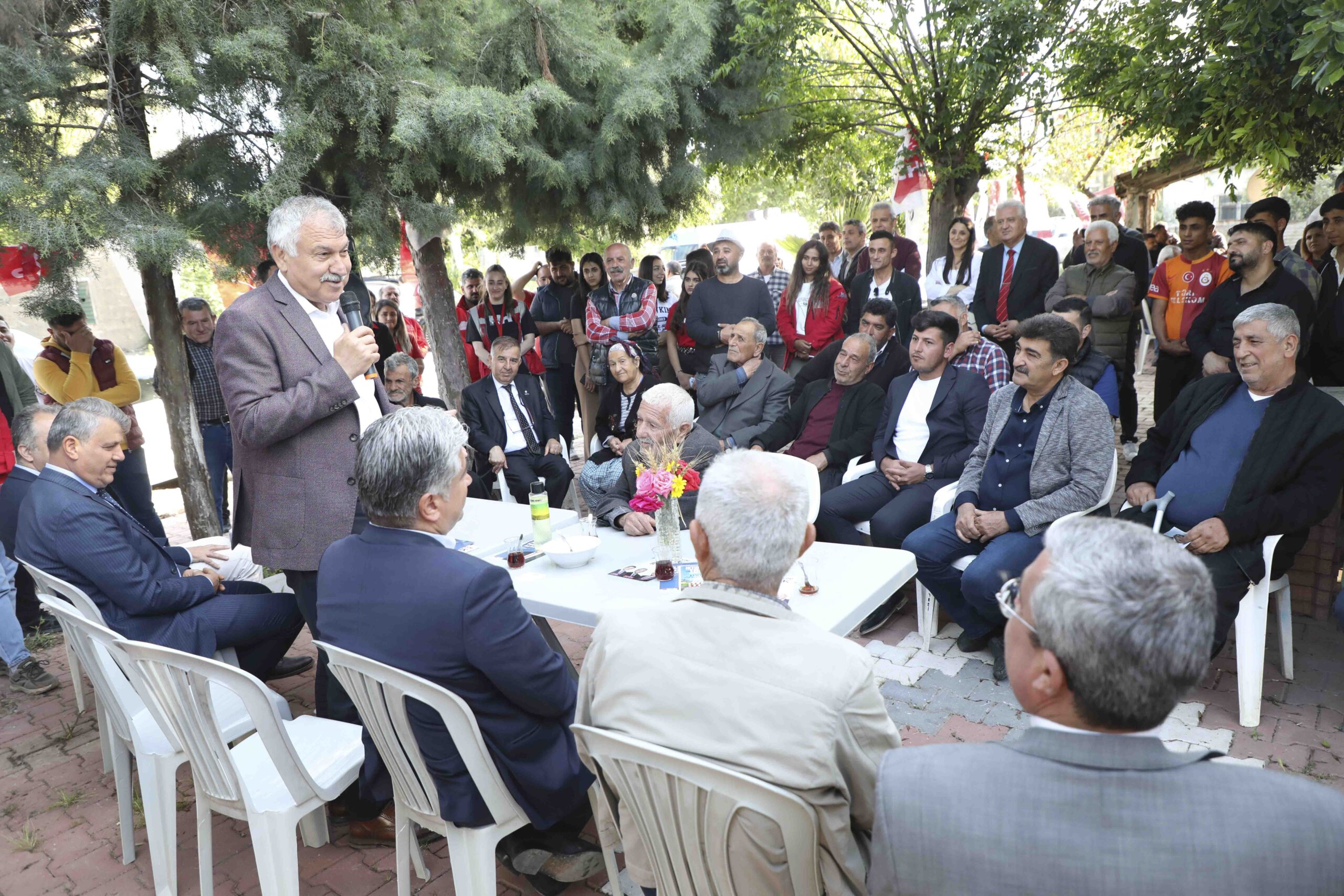 Başkan Zeydan Karalar, Karataş’ın köylerinde halkla ve muhtarlarla buluştu Büyükşehir’den