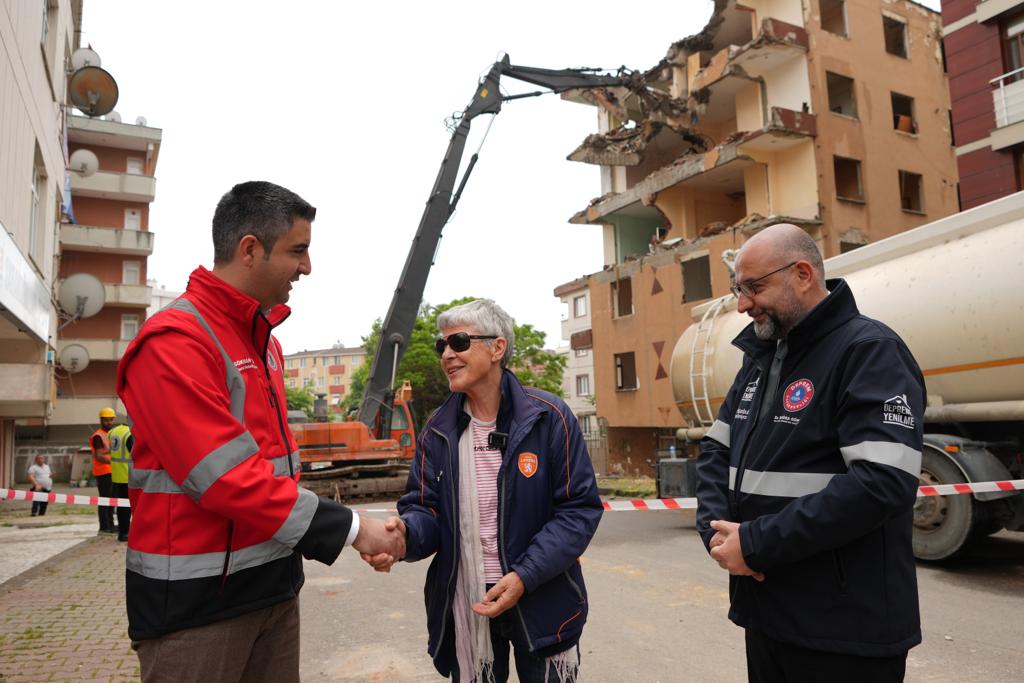 Kartal’da, Deprem Seferberliği Ara Vermeden Devam Ediyor Kartal’da, 95 bine yakın insanın riskli konutlarını dönüştüren Kartal Belediyesi,